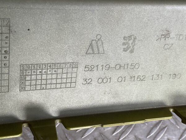 Bumper Peugeot 108 14-24 52119-OH150 Voorbumper J4-15601z