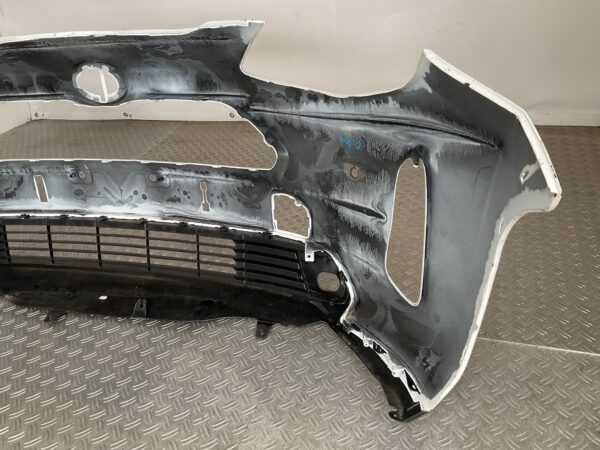 Bumper Toyota Yaris Cross 20-25 pdc 52119-0DC20 Voorbumper D5-15617z