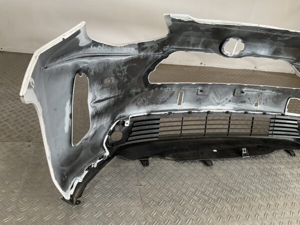 Bumper Toyota Yaris Cross 20-25 pdc 52119-0DC20 Voorbumper D5-15617z