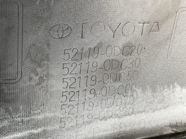 Bumper Toyota Yaris Cross 20-25 pdc 52119-0DC20 Voorbumper D5-15617z