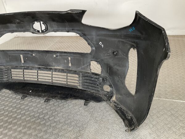 Bumper Toyota Yaris Cross 20-25 pdc 52119-0DC20 Voorbumper D5-15620z