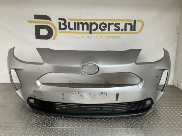 Bumper Toyota Yaris Cross 20-25 pdc 52119-0DC20 Voorbumper D5-15621z