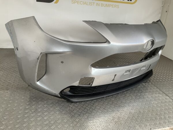 Bumper Toyota Yaris Cross 20-25 pdc 52119-0DC20 Voorbumper D5-15621z
