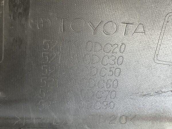 Bumper Toyota Yaris Cross 20-25 pdc 52119-0DC20 Voorbumper D5-15616z