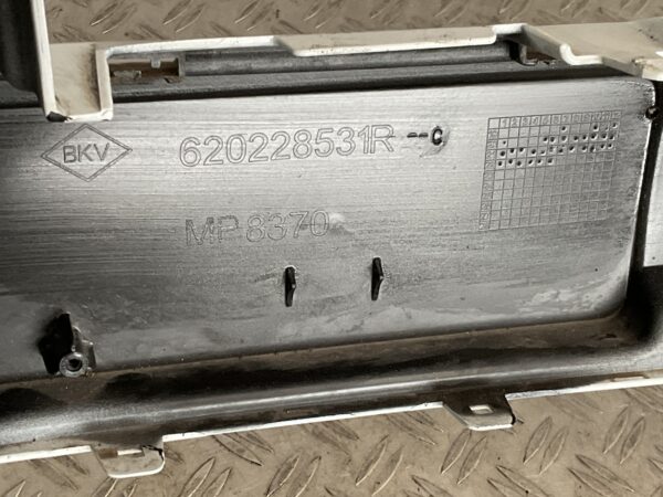 Bumper Dacia Sandero lll 21-23 620228531R Voorbumper G3-15977z