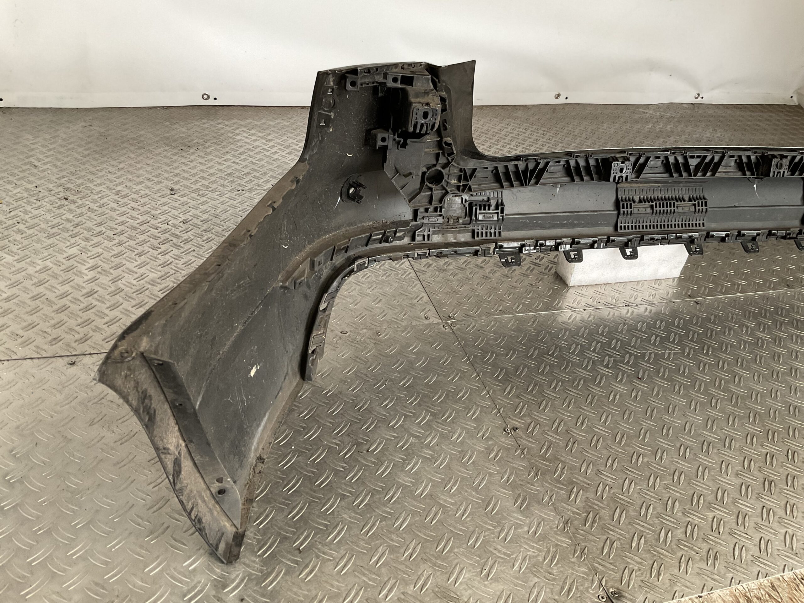 Bumper Audi A4 8W B9 AVANT pdc 16-19 8W9807511J Achterbumper F6-15948z