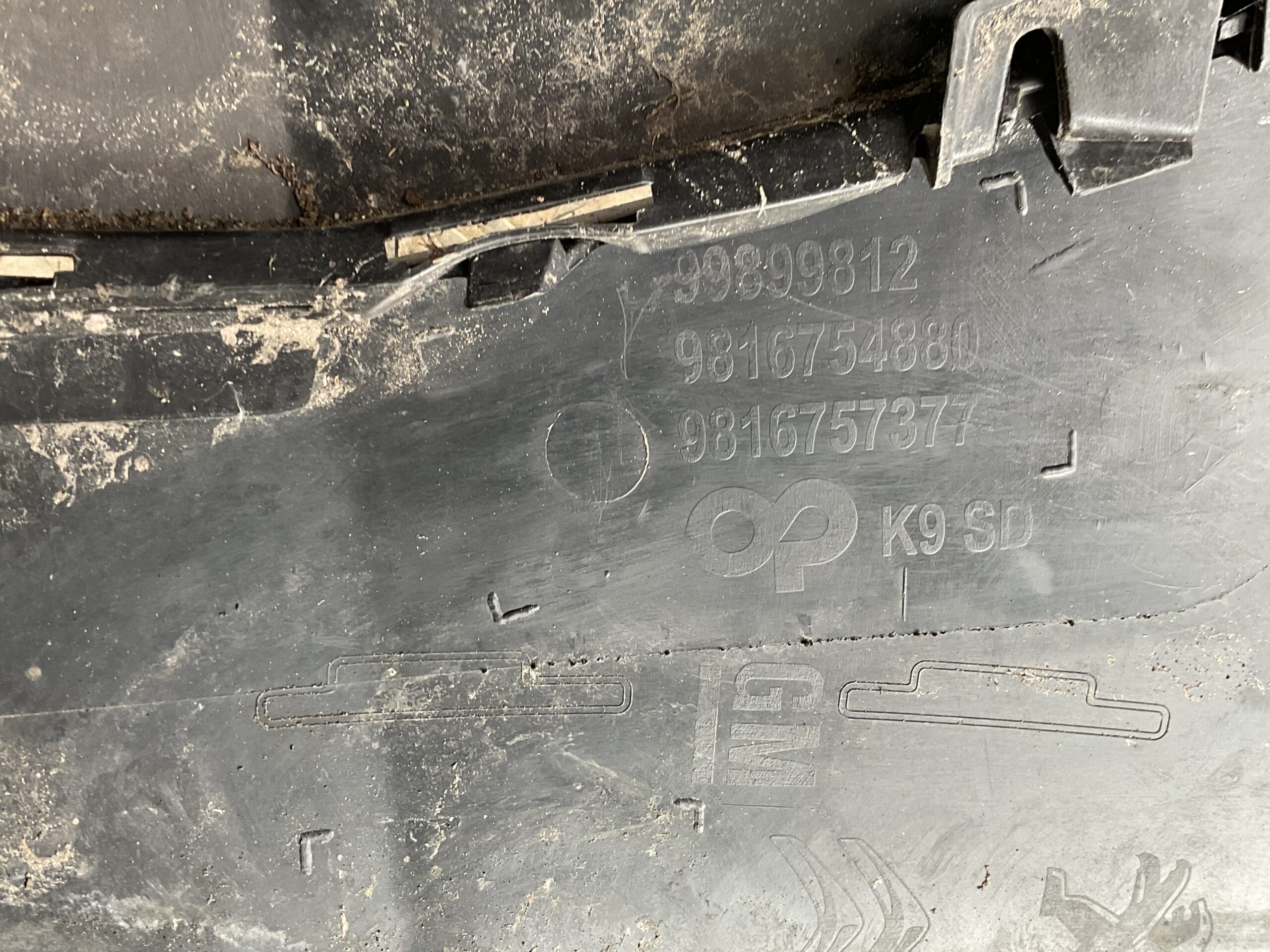 Bumper Peugeot Partner Cargo 9816757377 Achterbumper F6-15934z