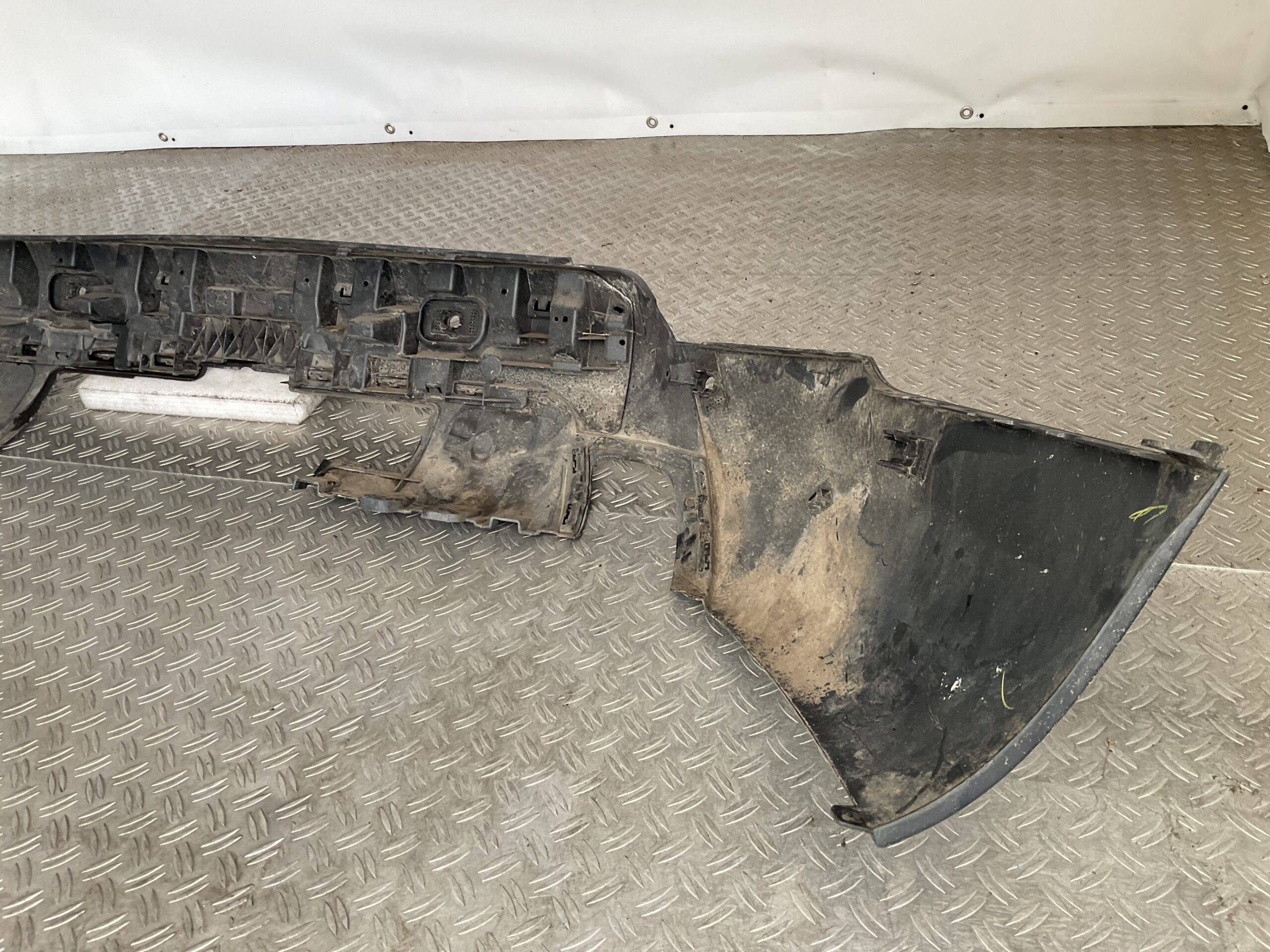 Bumper Land Rover Discovery 16-24 HY32-17D781 Achterbumper F6-15956z