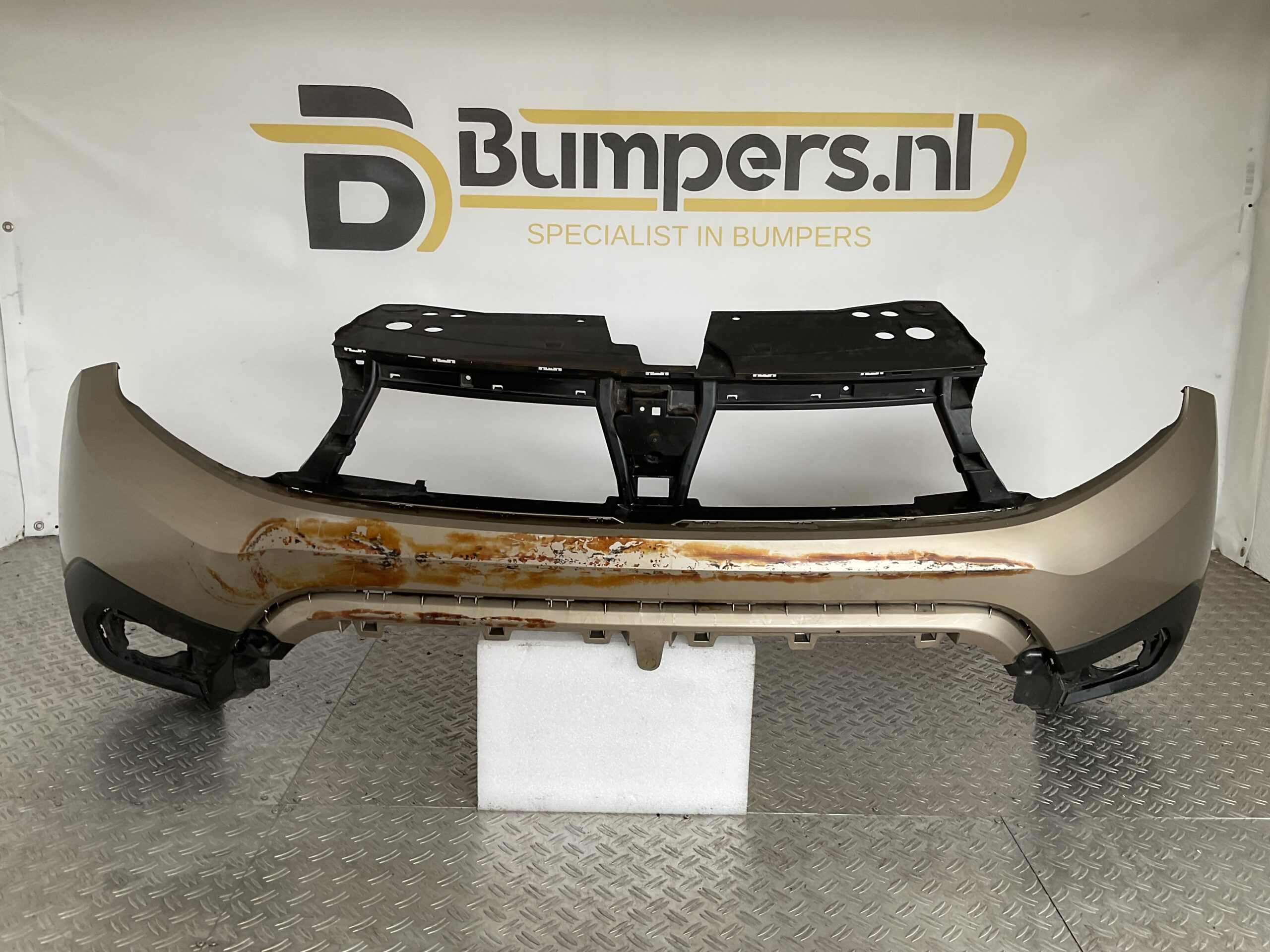 Bumper Dacia Duster 17-20 620221776R Voorbumper G3-16023z