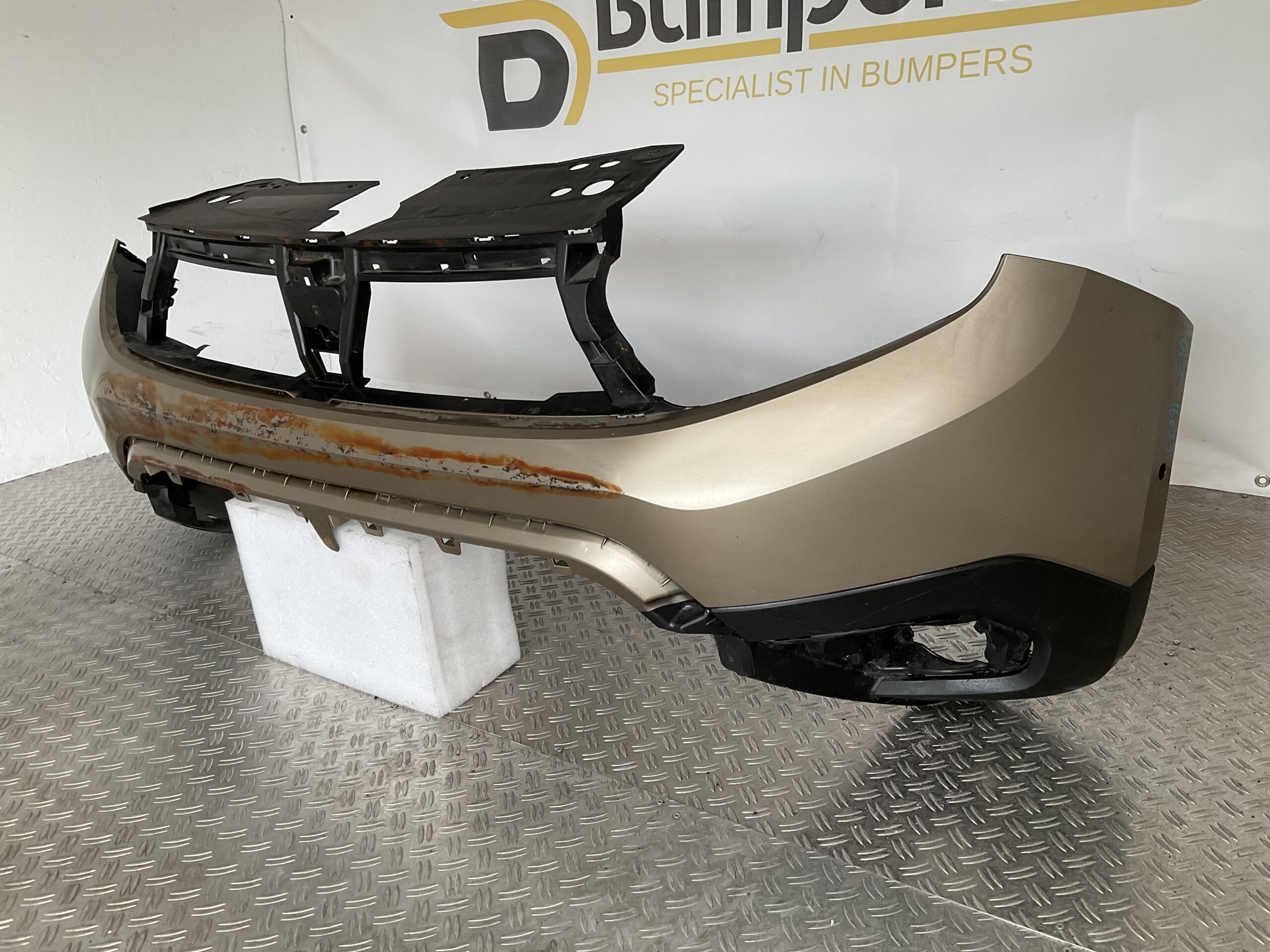 Bumper Dacia Duster 17-20 620221776R Voorbumper G3-16023z