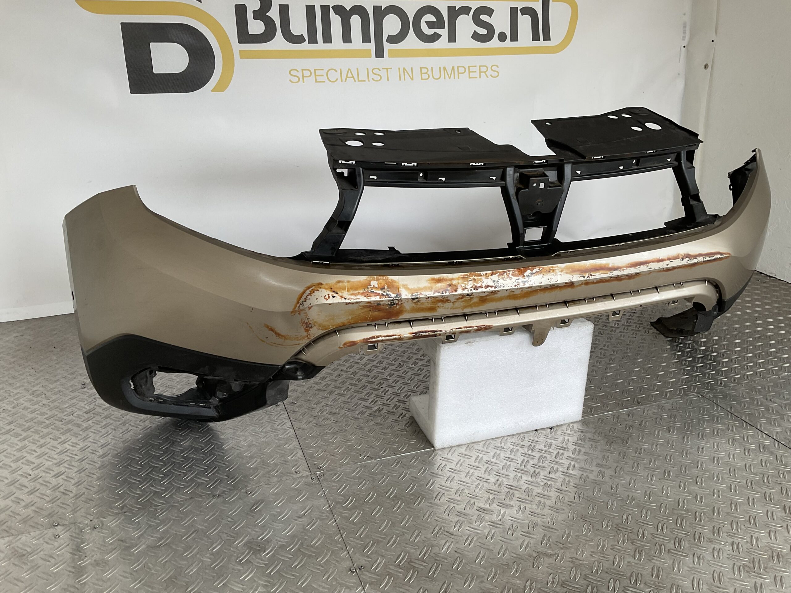 Bumper Dacia Duster 17-20 620221776R Voorbumper G3-16023z