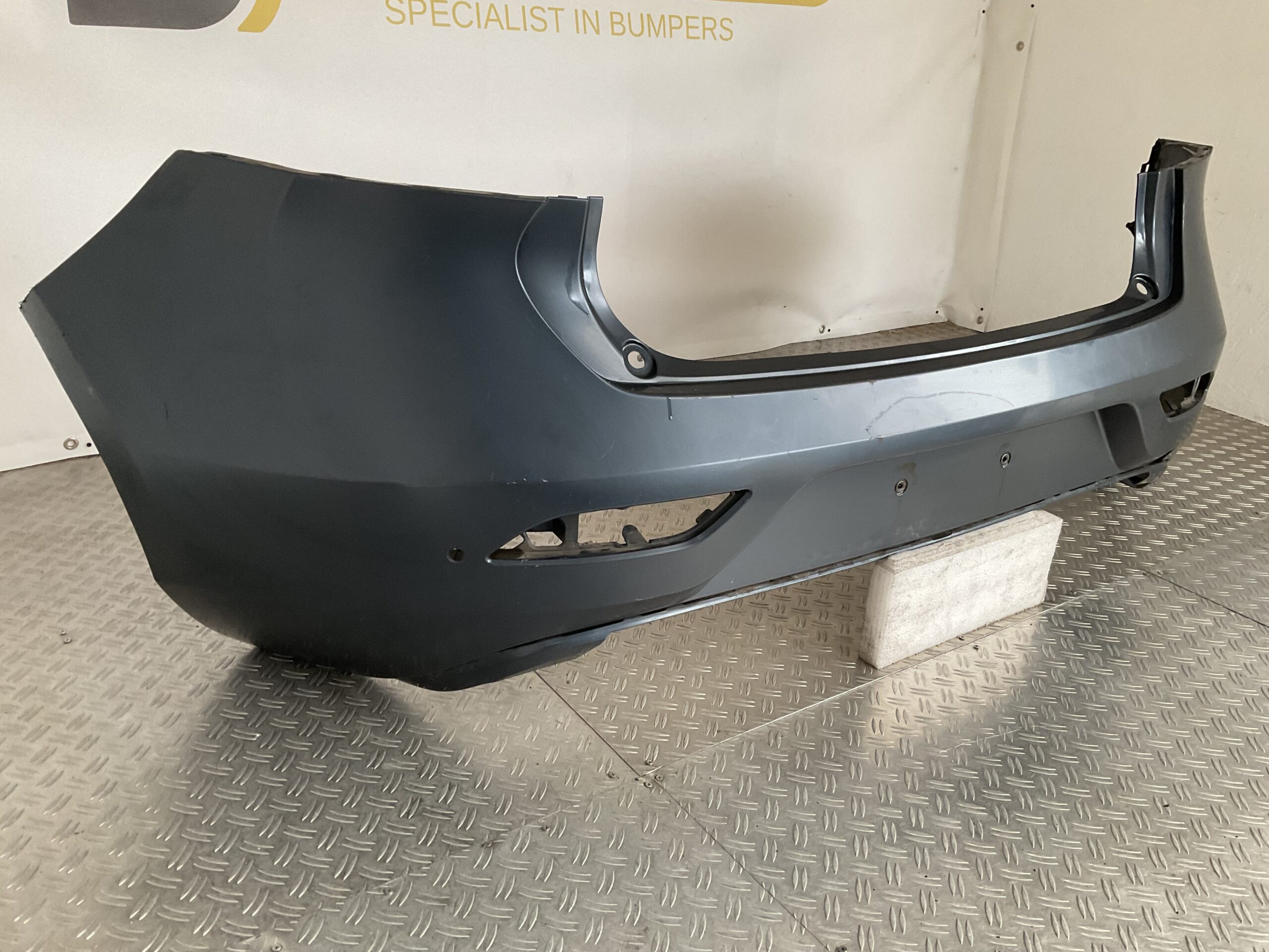 Bumper Volvo V40 R Design R-Desaign 31283756 Achterbumper F6-16099z