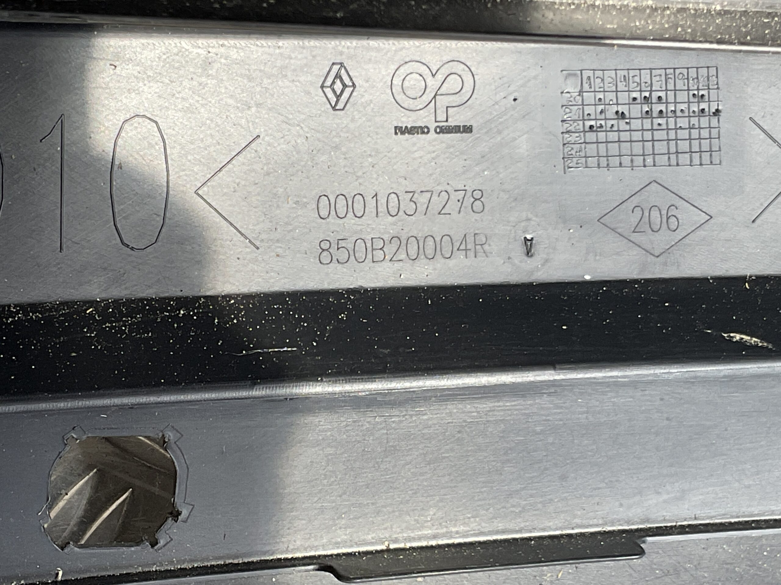 Bumper Renault Megane III 3 Estate Station 850B20004R Achterbumper E9-14723z