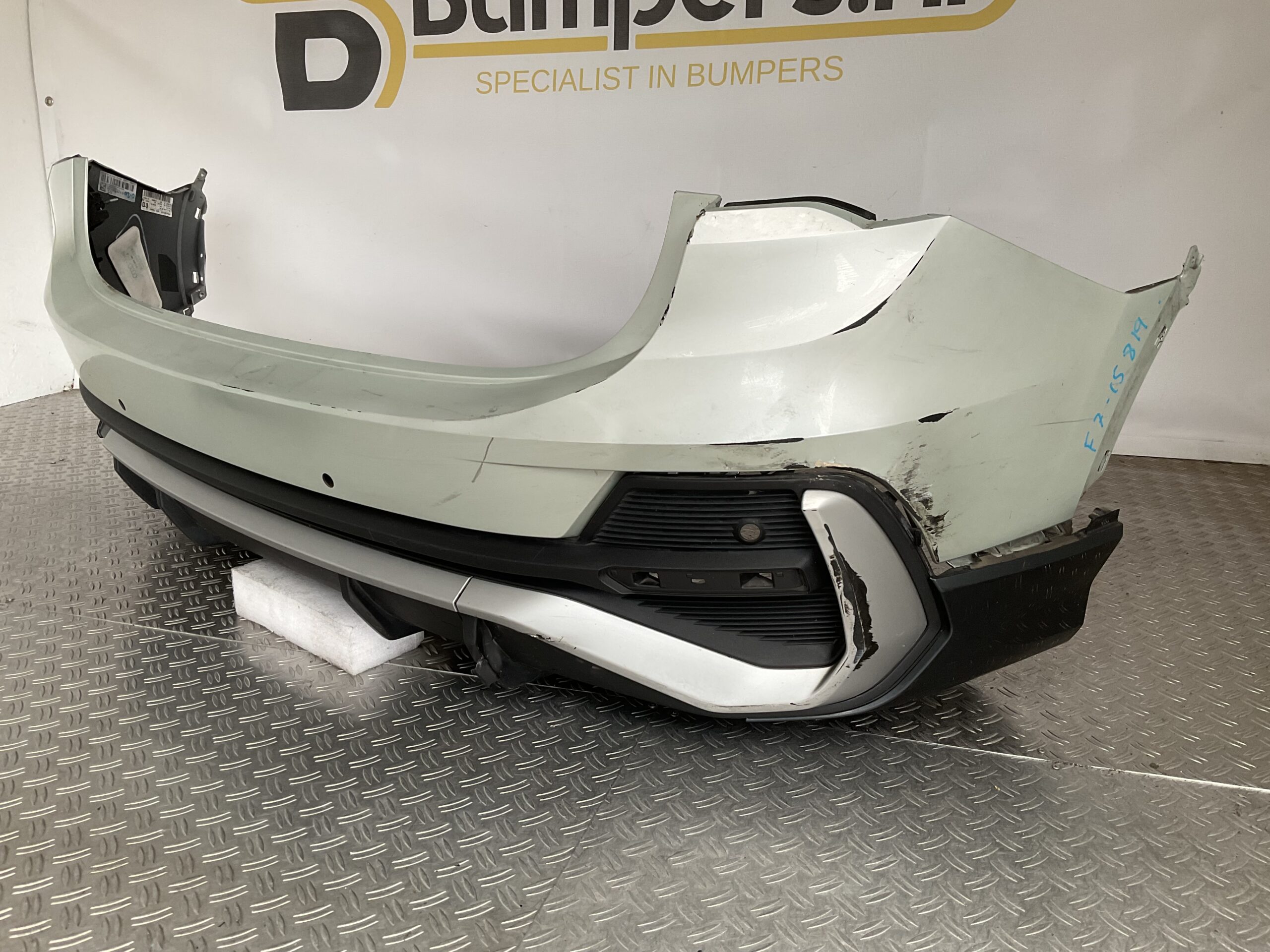 Bumper Audi Q3 83F Sportback pdc 83F807852 Achterbumper F7-15819z
