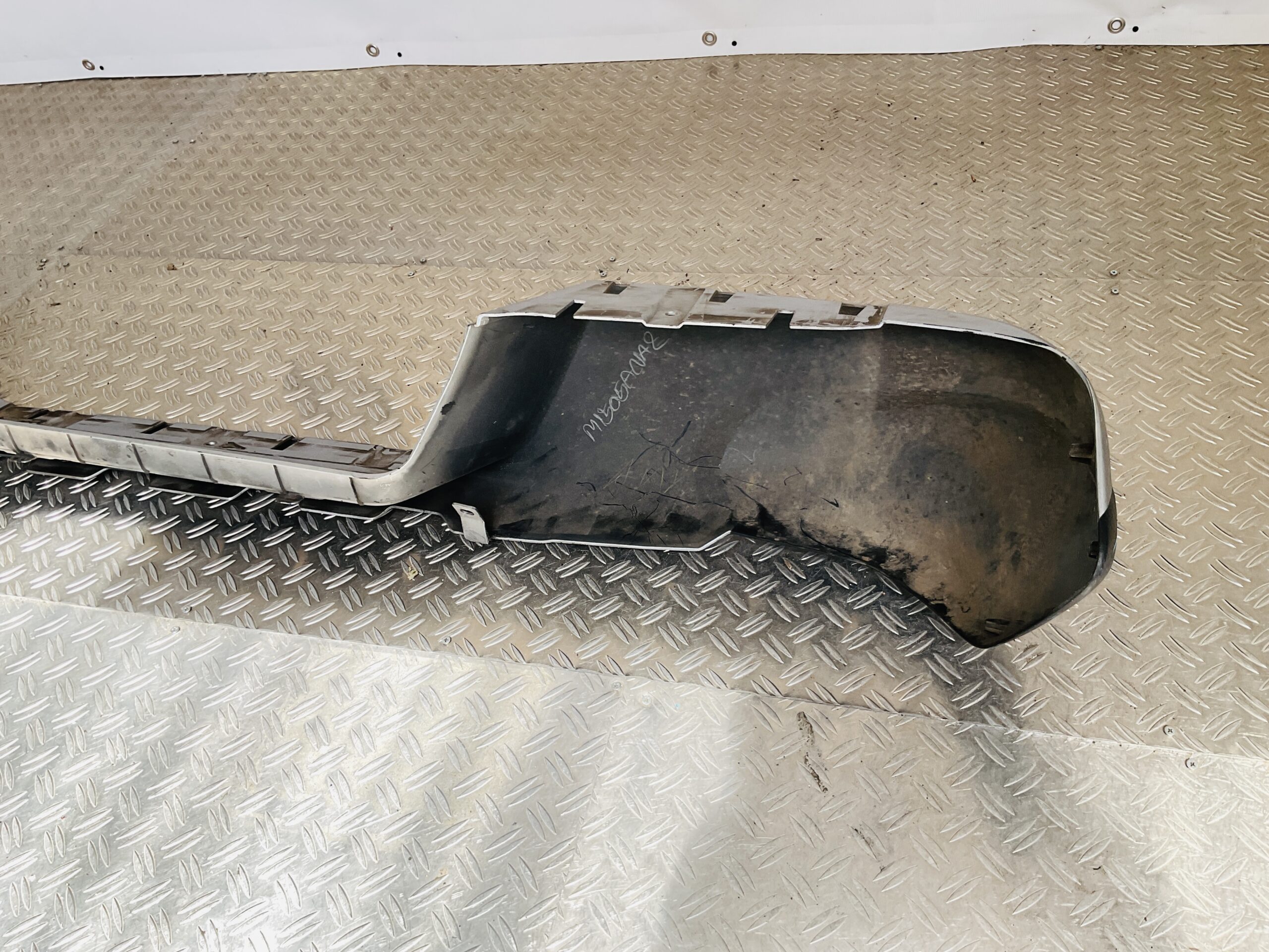 Bumper Mitsubishi L200 6410D564 6410D628 Achterbumper R8-14176r