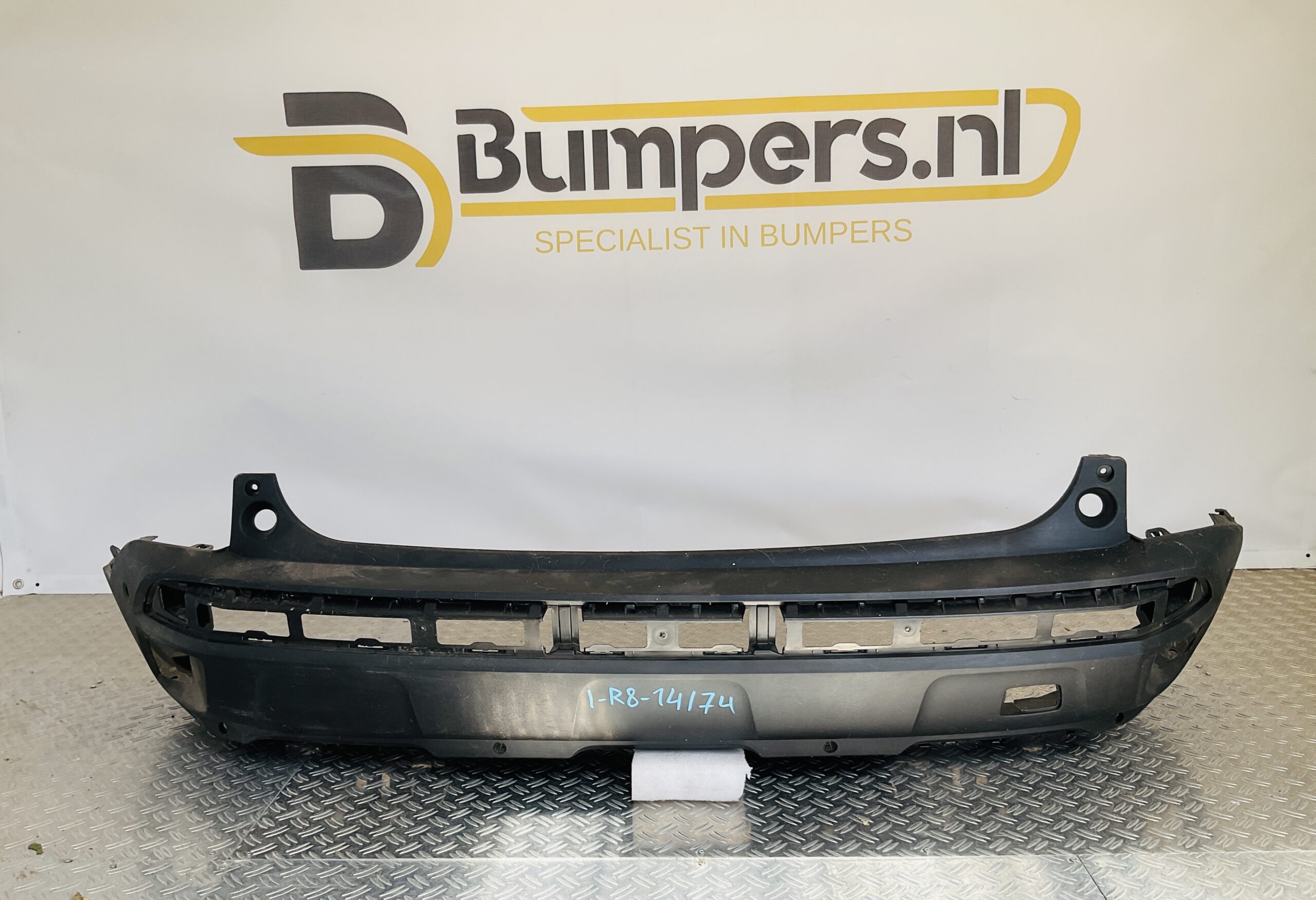 Bumper Peugeot 3008 16-21 4xpdc 9811865077 Achterbumper R8-14174r