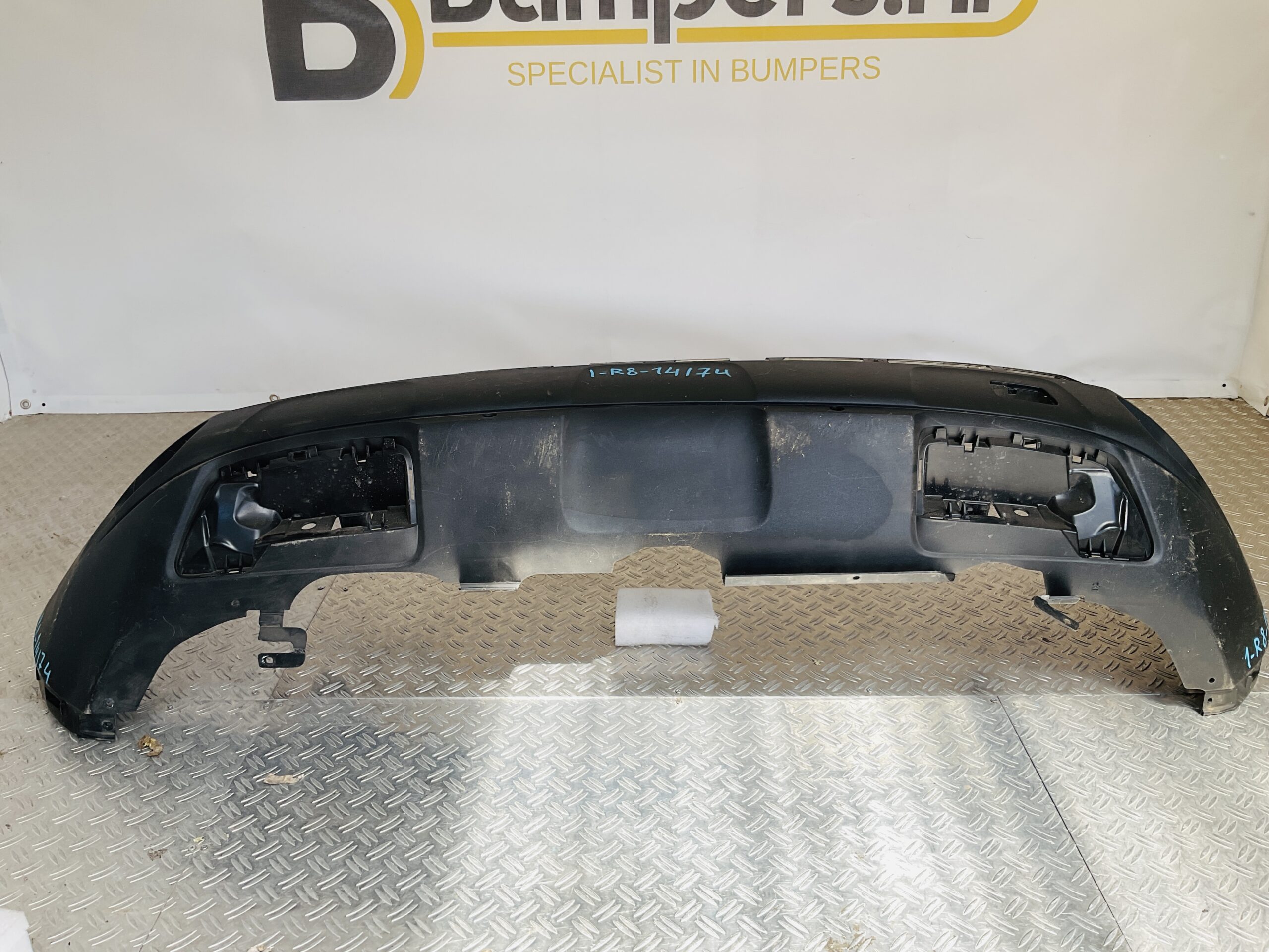Bumper Peugeot 3008 16-21 4xpdc 9811865077 Achterbumper R8-14174r