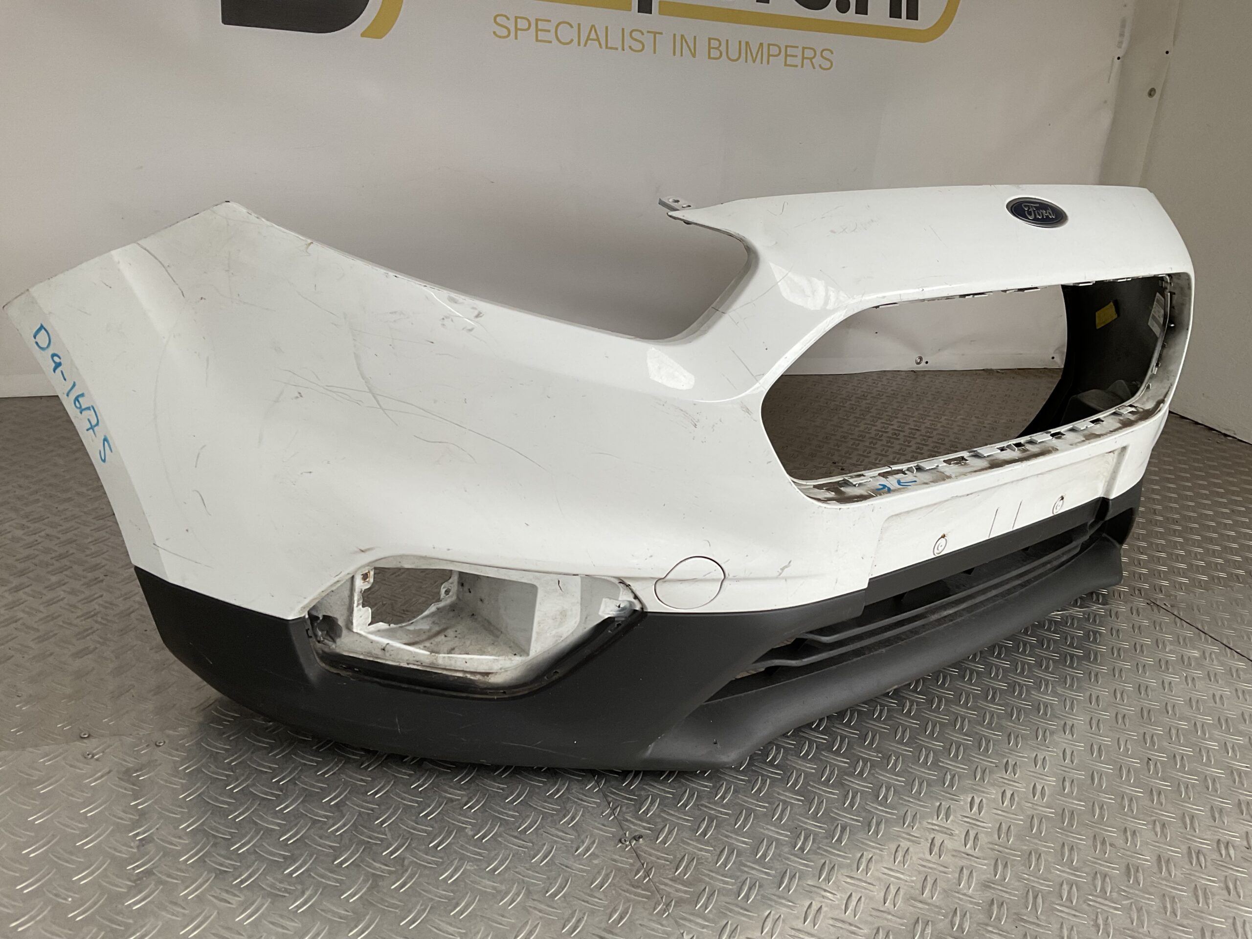 Bumper Ford Transit Courier Facelift 14-17 JT76-17757-A Voorbumper D9-16175z