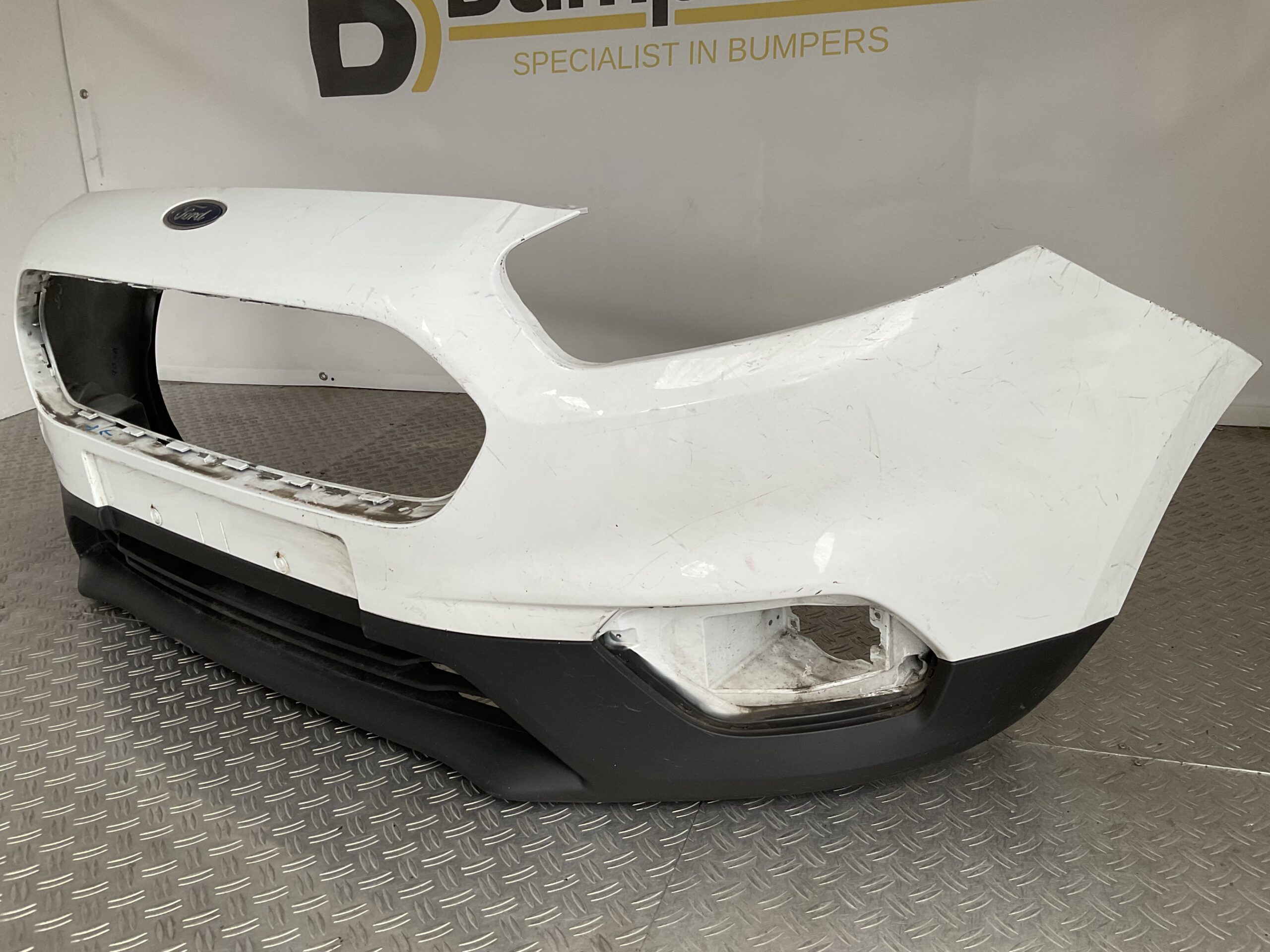 Bumper Ford Transit Courier Facelift 14-17 JT76-17757-A Voorbumper D9-16175z