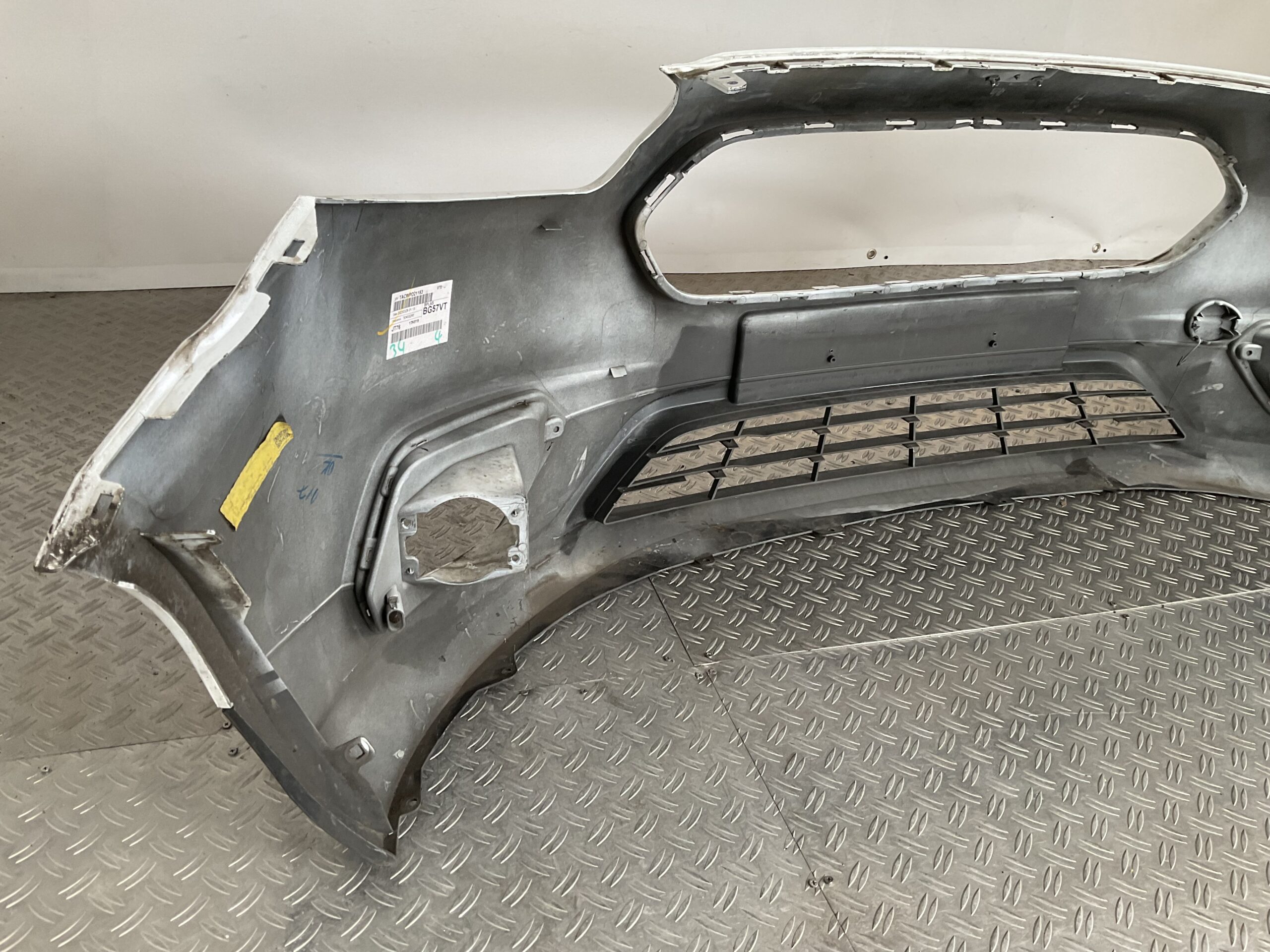 Bumper Ford Transit Courier Facelift 14-17 JT76-17757-A Voorbumper D9-16175z