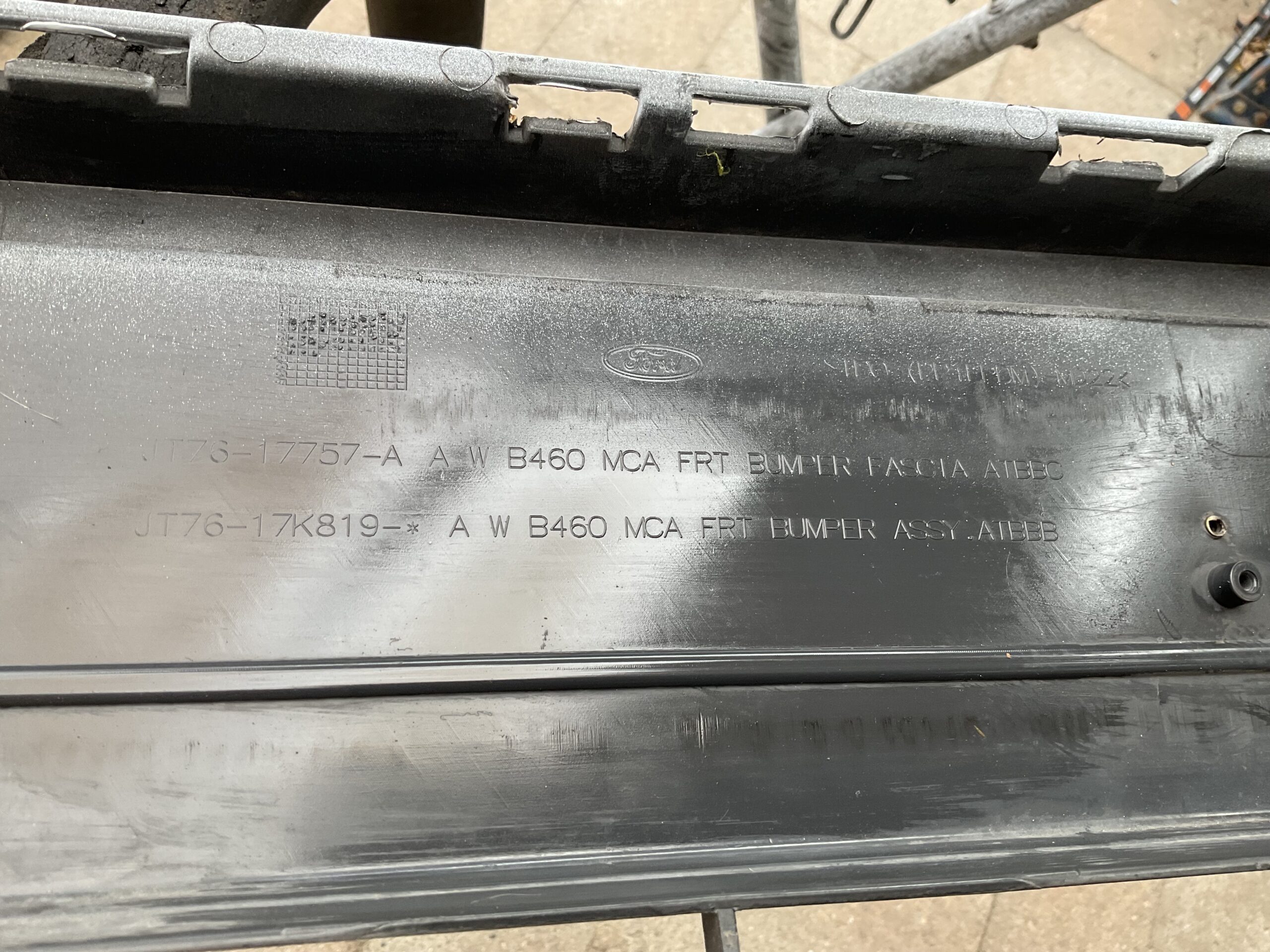 Bumper Ford Transit Courier Facelift 14-17 JT76-17757-A Voorbumper D9-16175z