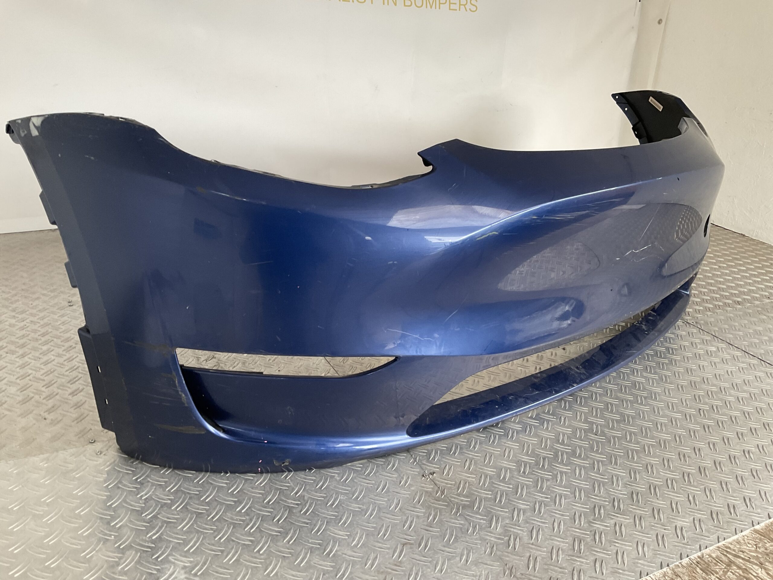 Bumper Tesla Model Y 2020-2024 1540104-05-C Voorbumper B9-16202z