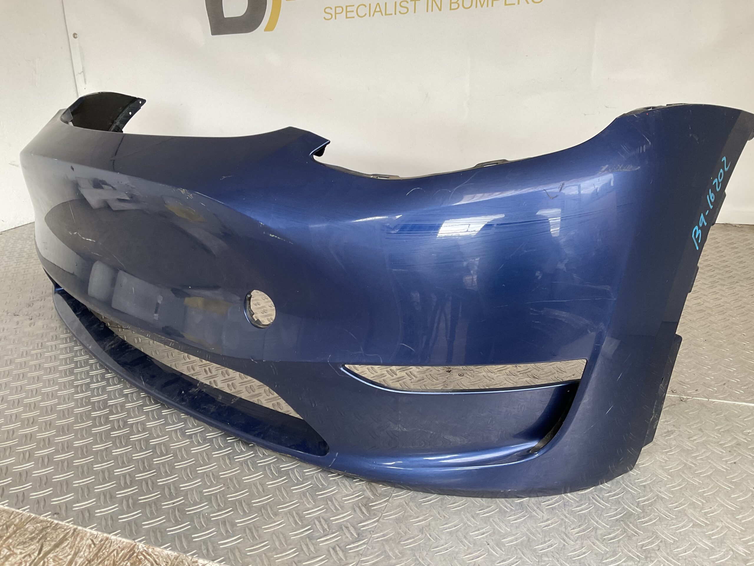 Bumper Tesla Model Y 2020-2024 1540104-05-C Voorbumper B9-16202z