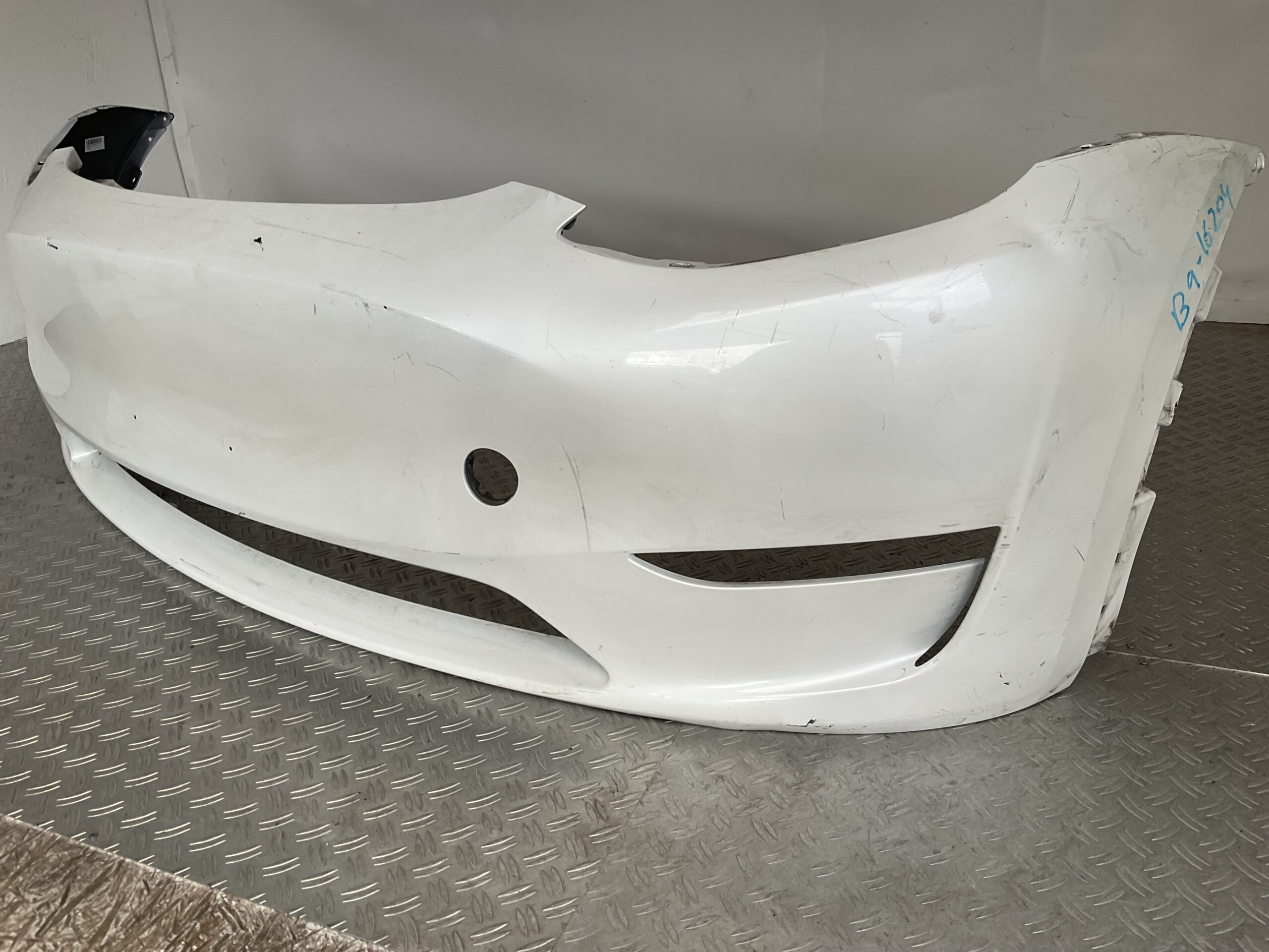 Bumper Tesla Model Y 2020-2024 1540104-06-C Voorbumper B9-16204z