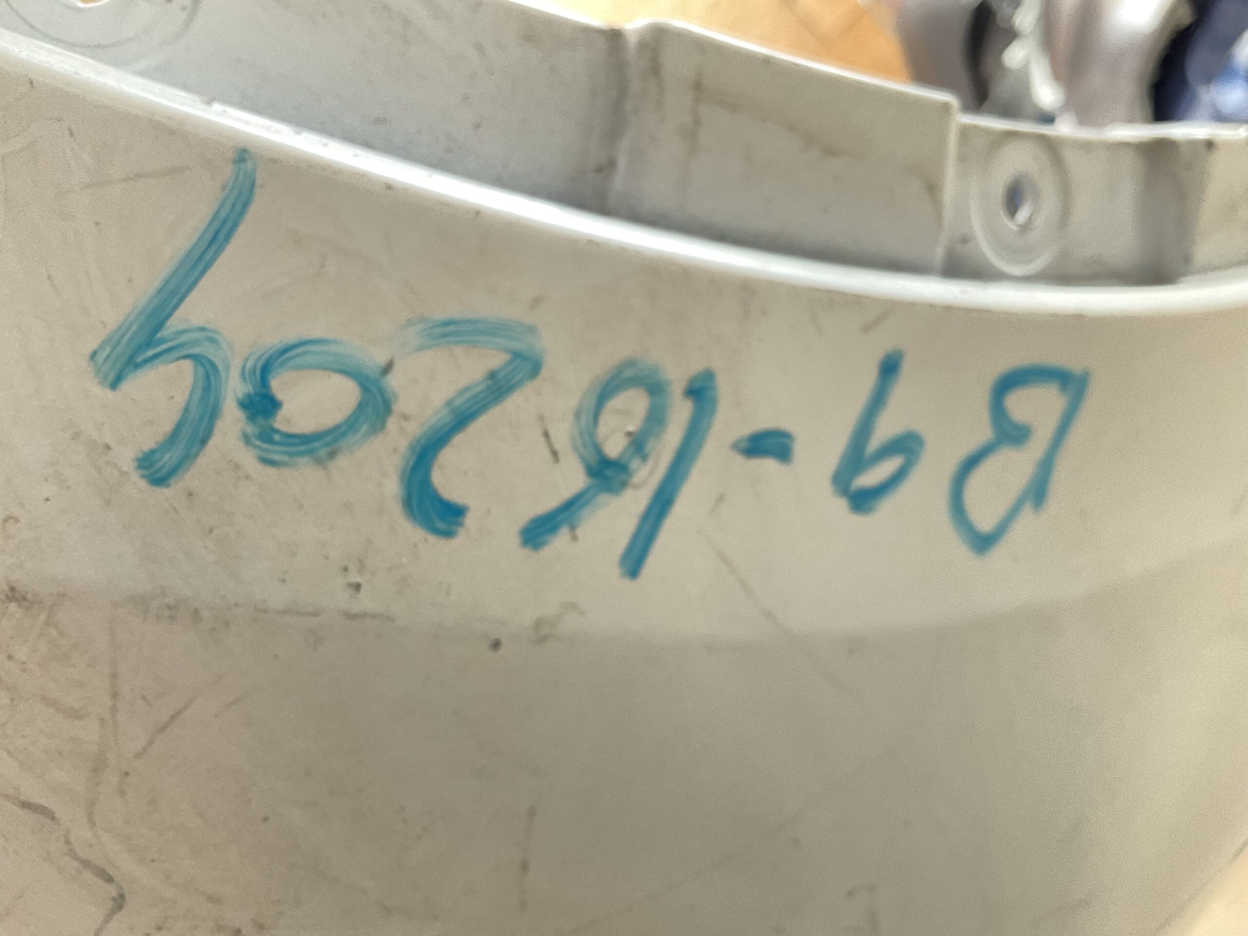 Bumper Tesla Model Y 2020-2024 1540104-06-C Voorbumper B9-16204z