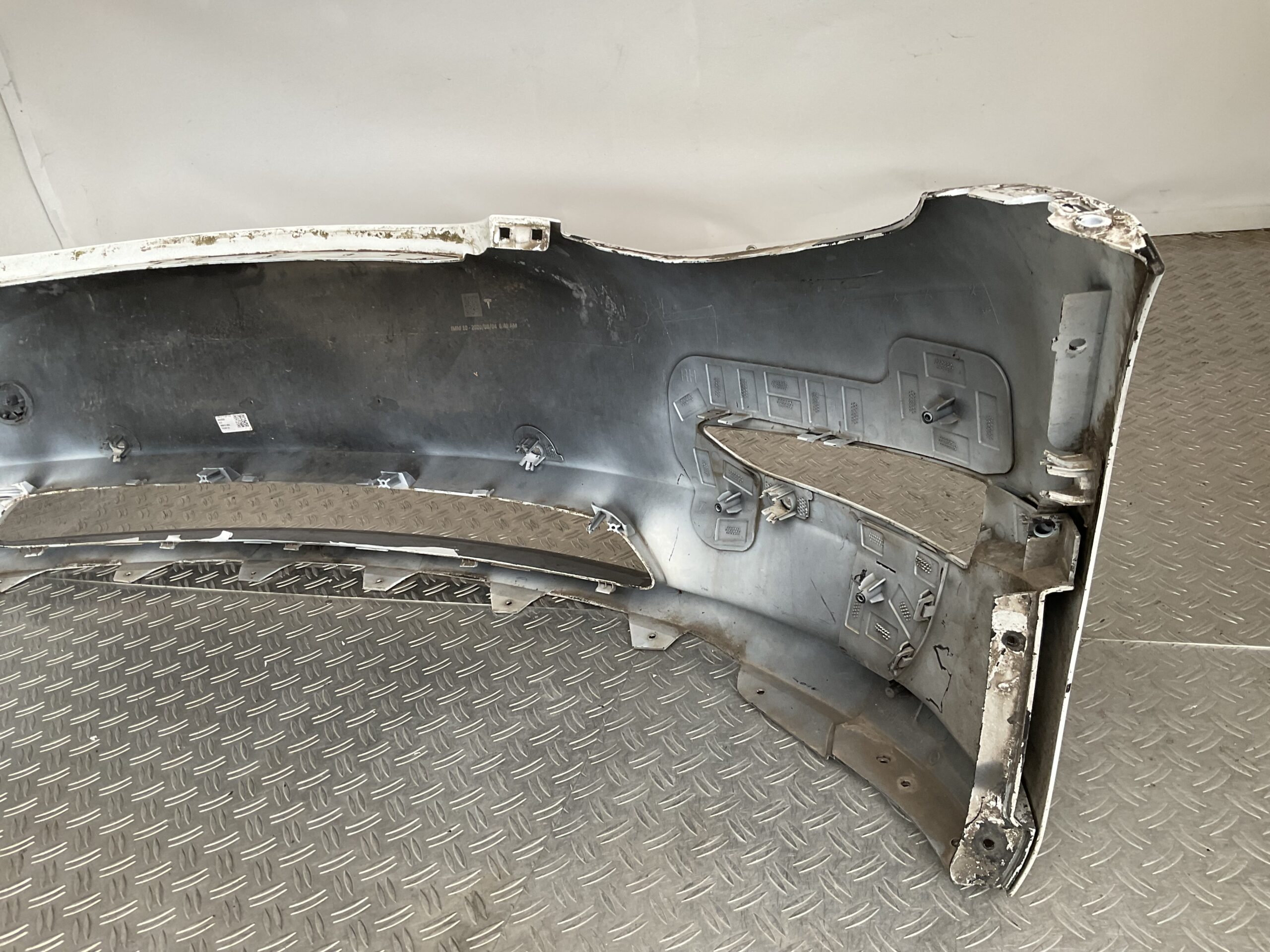 Bumper Tesla Model Y 2020-2024 1540104-06-C Voorbumper B9-16222z