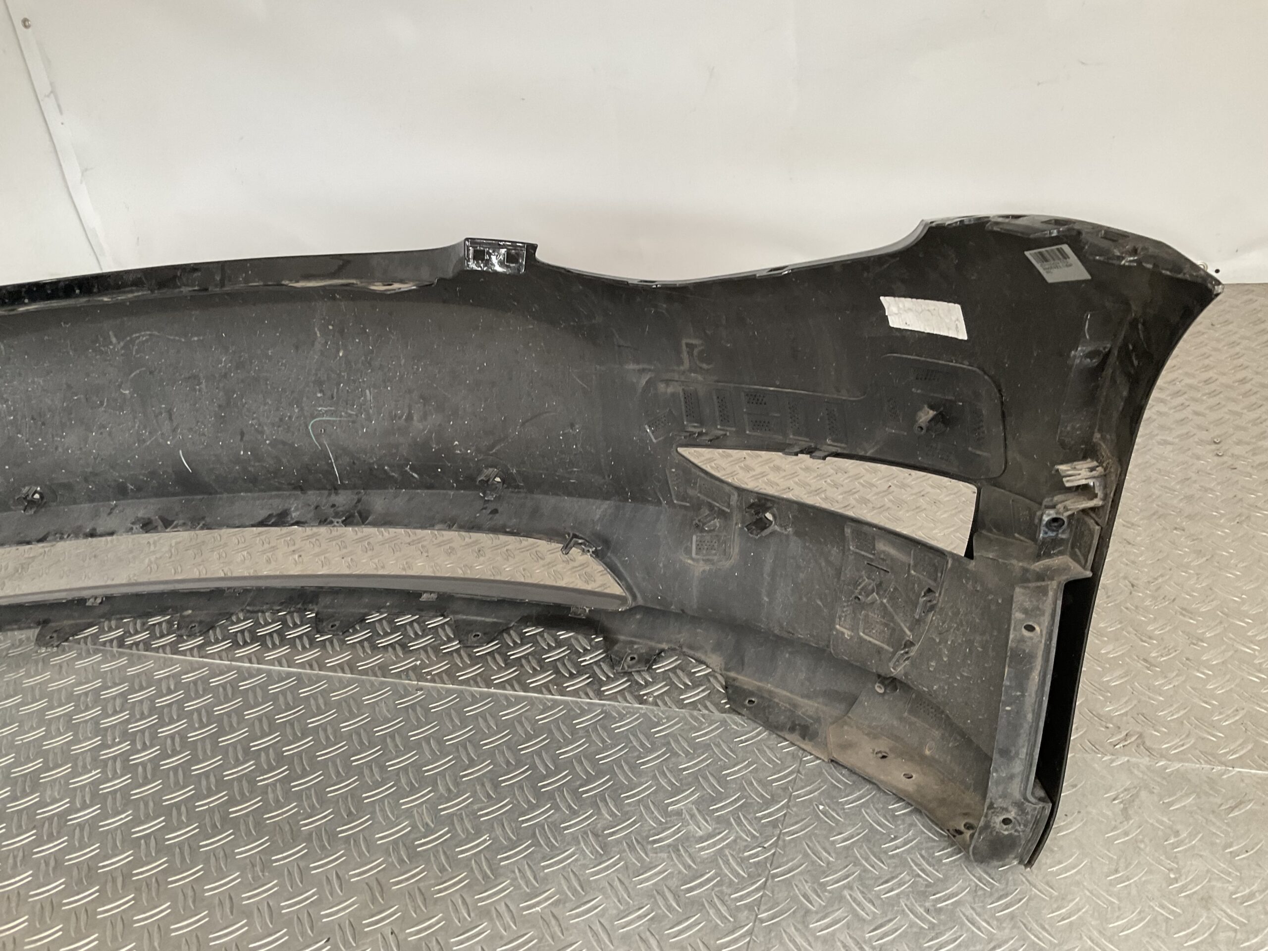 Bumper Tesla Model Y 2020-2024 1540104-06-C Voorbumper B9-16221z