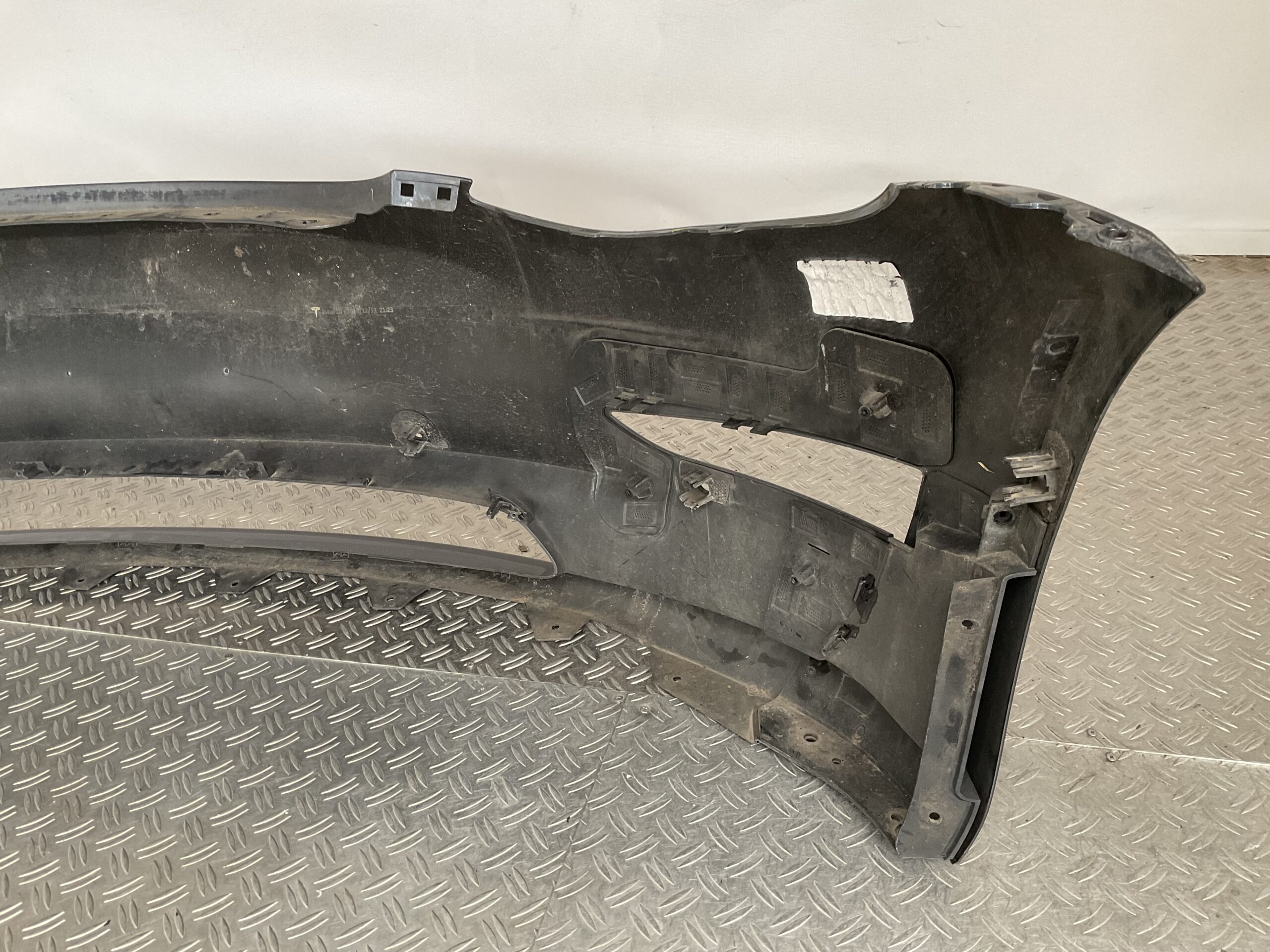 Bumper Tesla Model Y 2020-2024 1540104-06-C Voorbumper B9-16207z