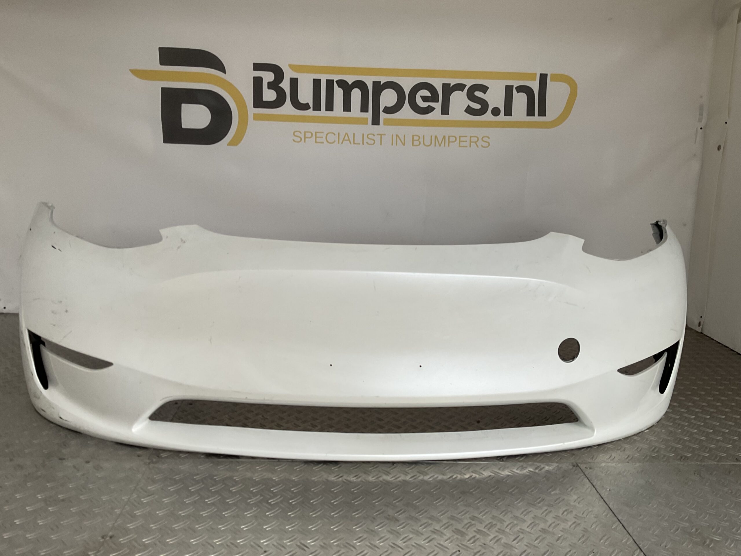 Bumper Tesla Model Y 2020-2024 1540104-06-C Voorbumper B9-16225z