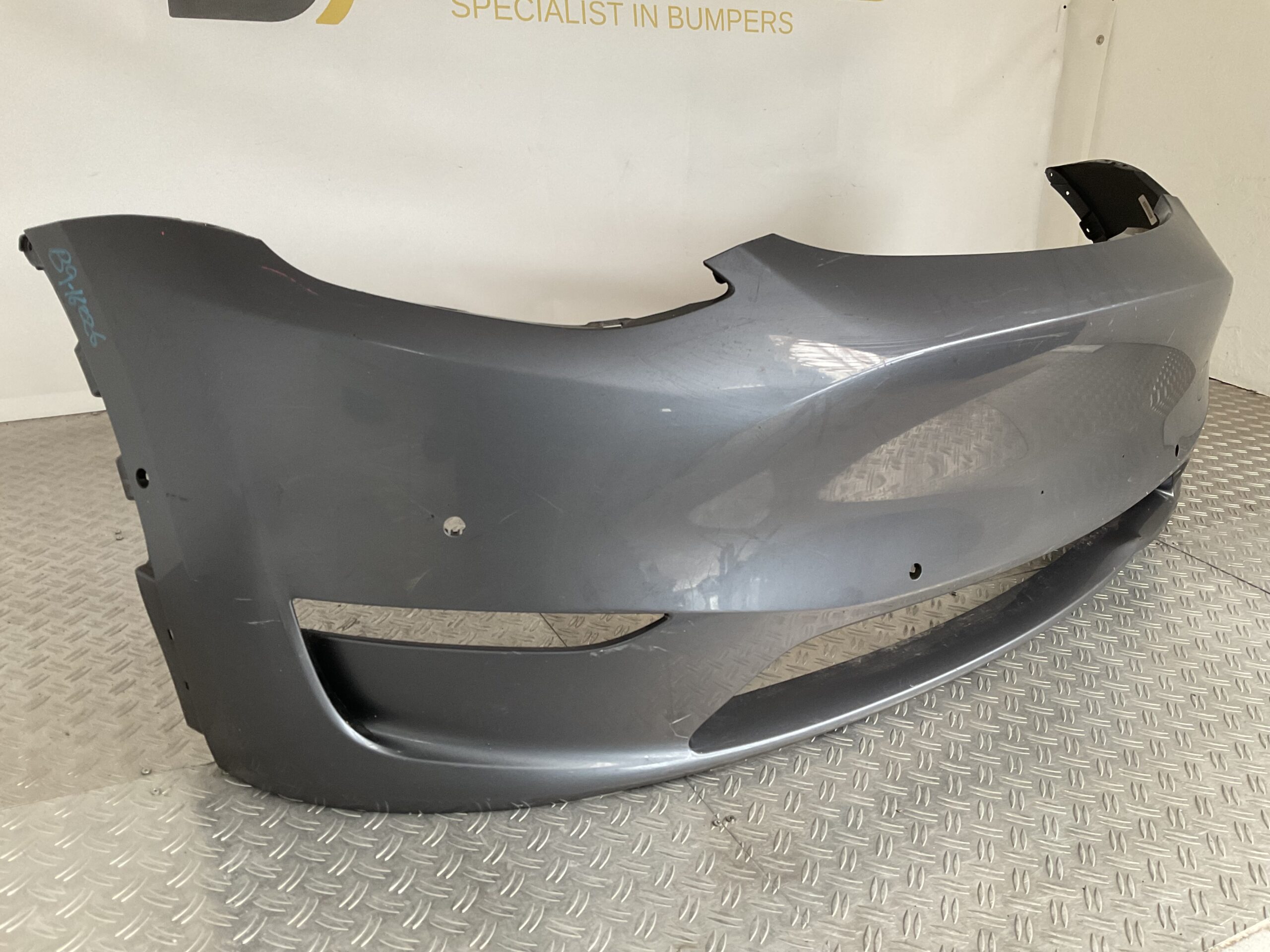 Bumper Tesla Model Y 2020-2024 1540104-06-C Voorbumper B9-16226z