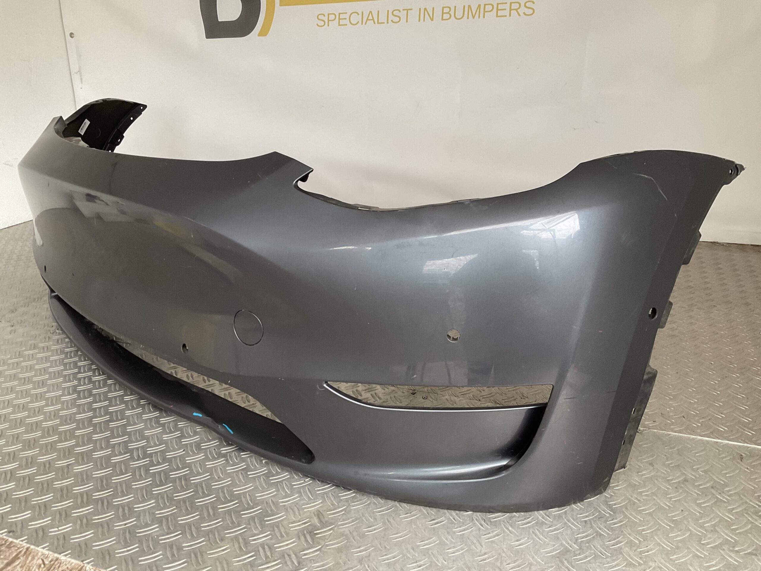 Bumper Tesla Model Y 2020-2024 1540104-06-C Voorbumper B9-16226z