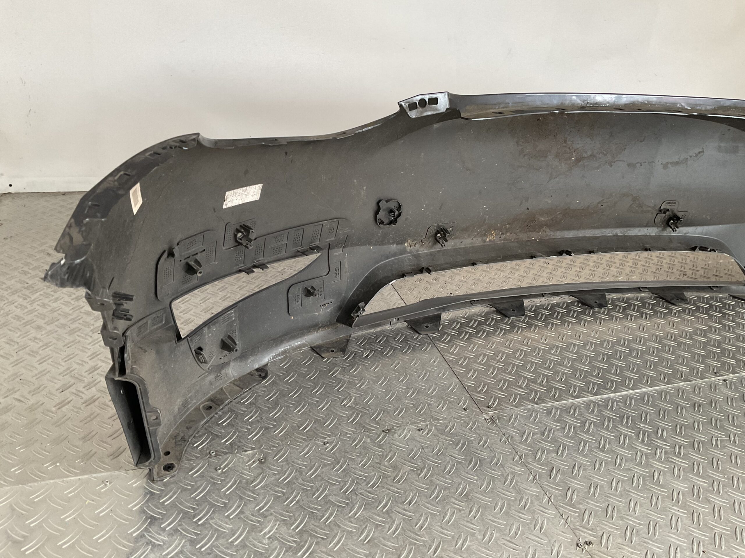Bumper Tesla Model Y 2020-2024 1540104-06-C Voorbumper B9-16226z