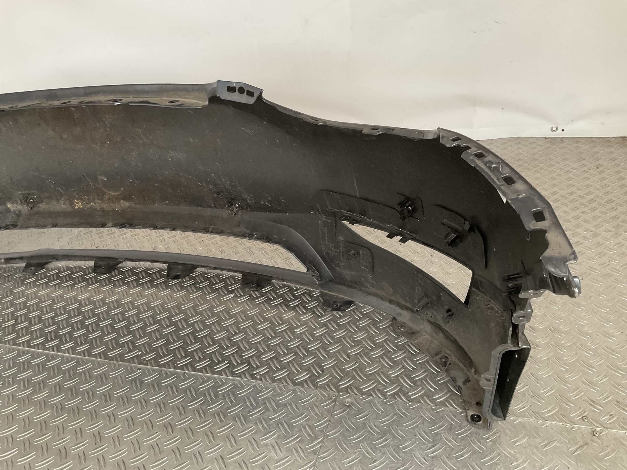 Bumper Tesla Model Y 2020-2024 1540104-06-C Voorbumper B9-16226z