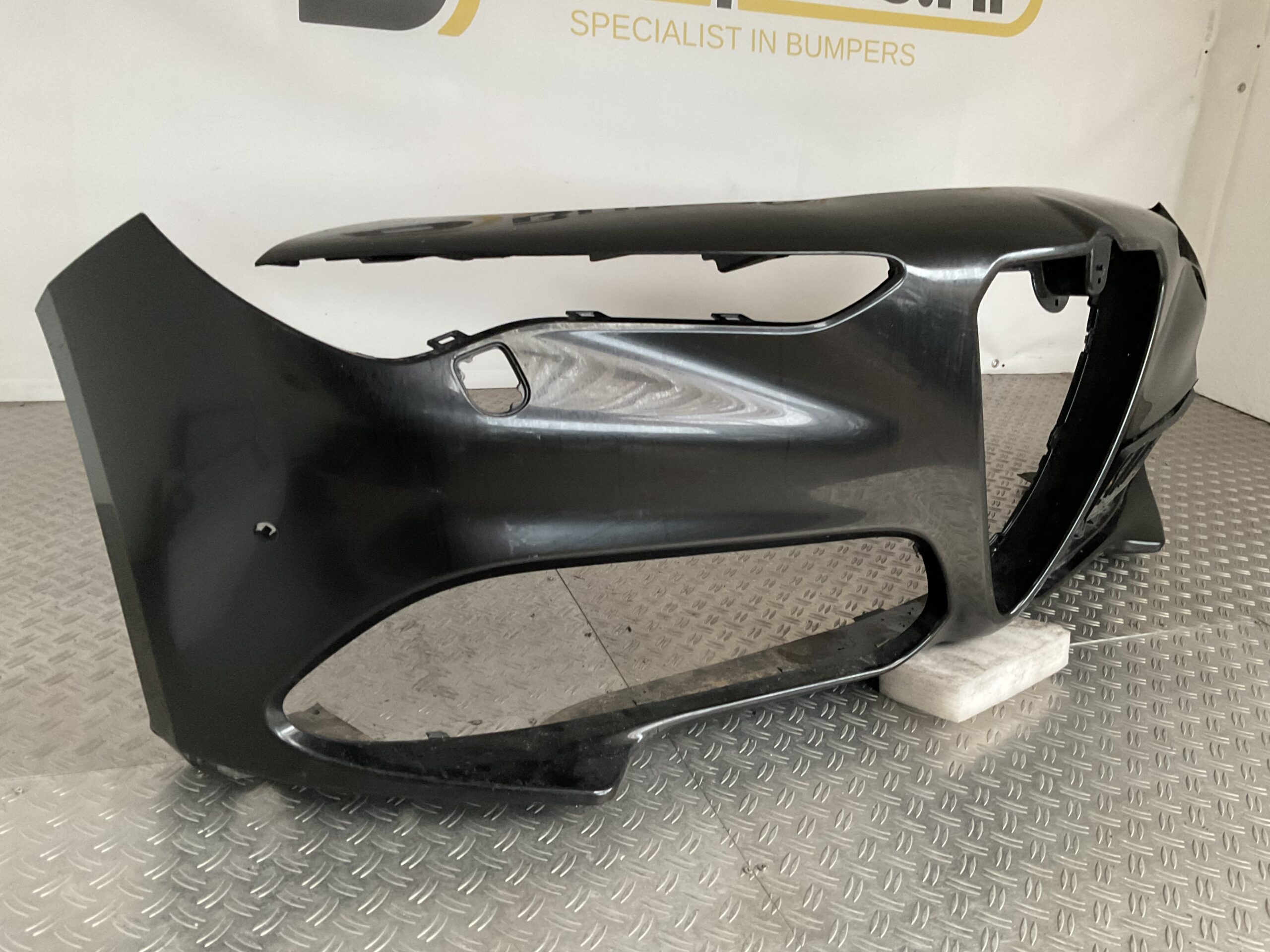 Bumper Alfa Romeo Stelvio 17-23 156114916 Voorbumper M1-16221z