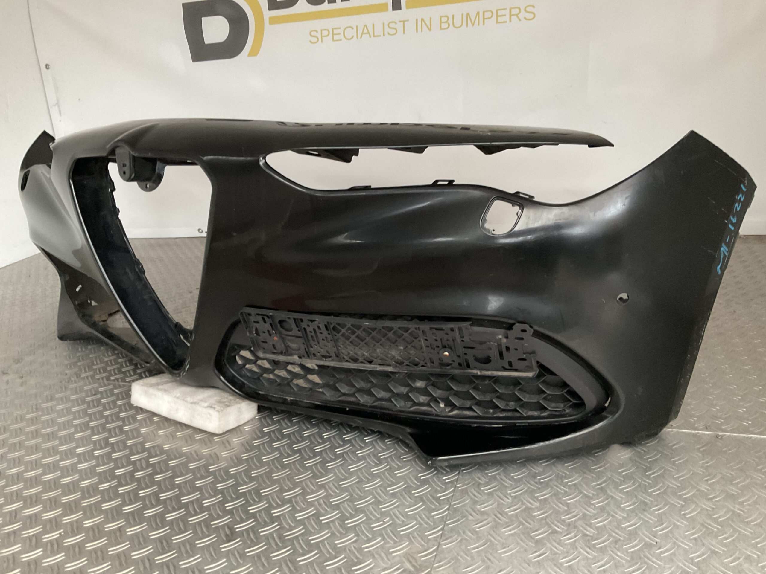 Bumper Alfa Romeo Stelvio 17-23 156114916 Voorbumper M1-16221z