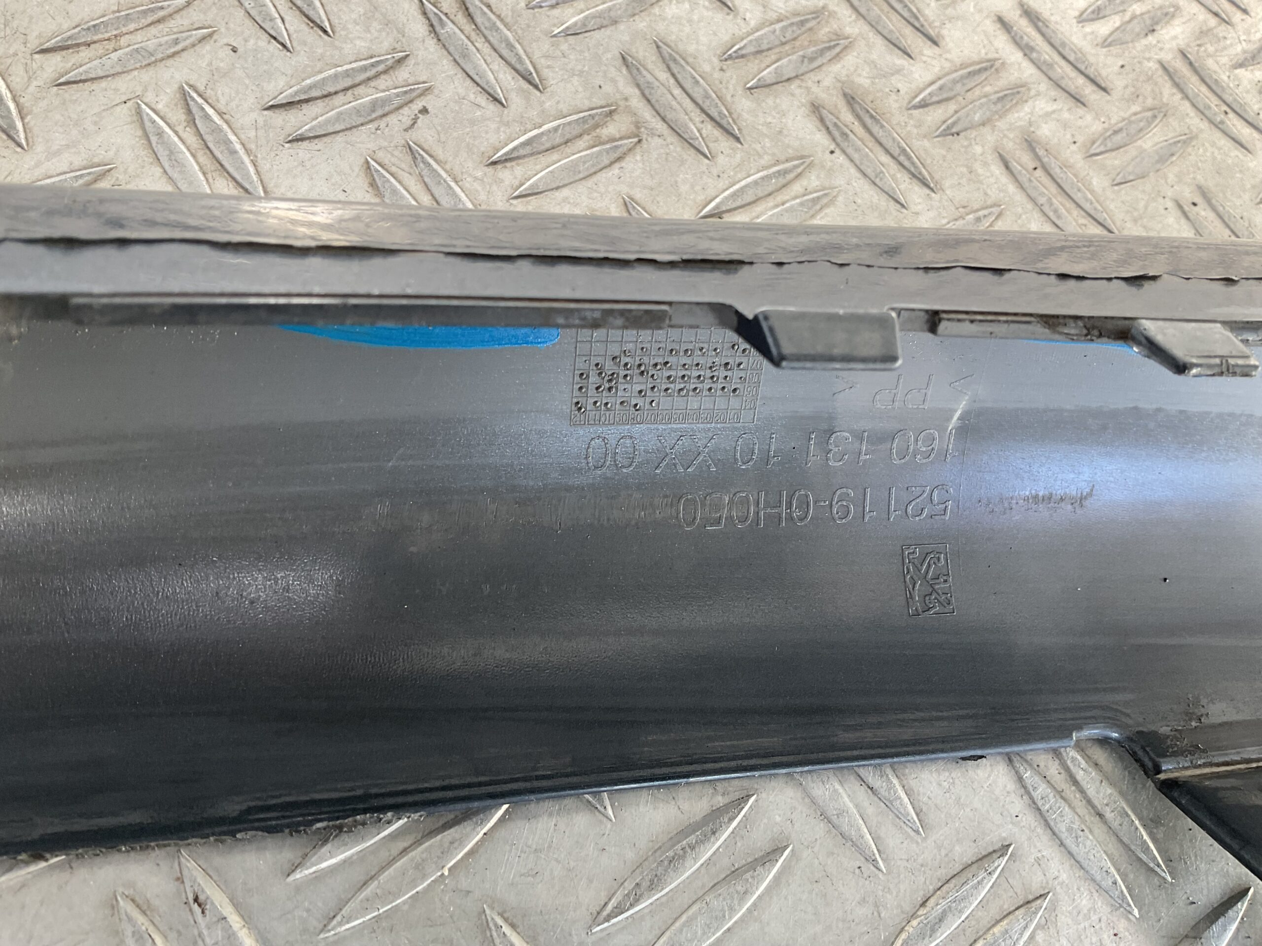 Bumper Peugeot 107 2005-2007 52119-0H050 Voorbumper J1-15980z
