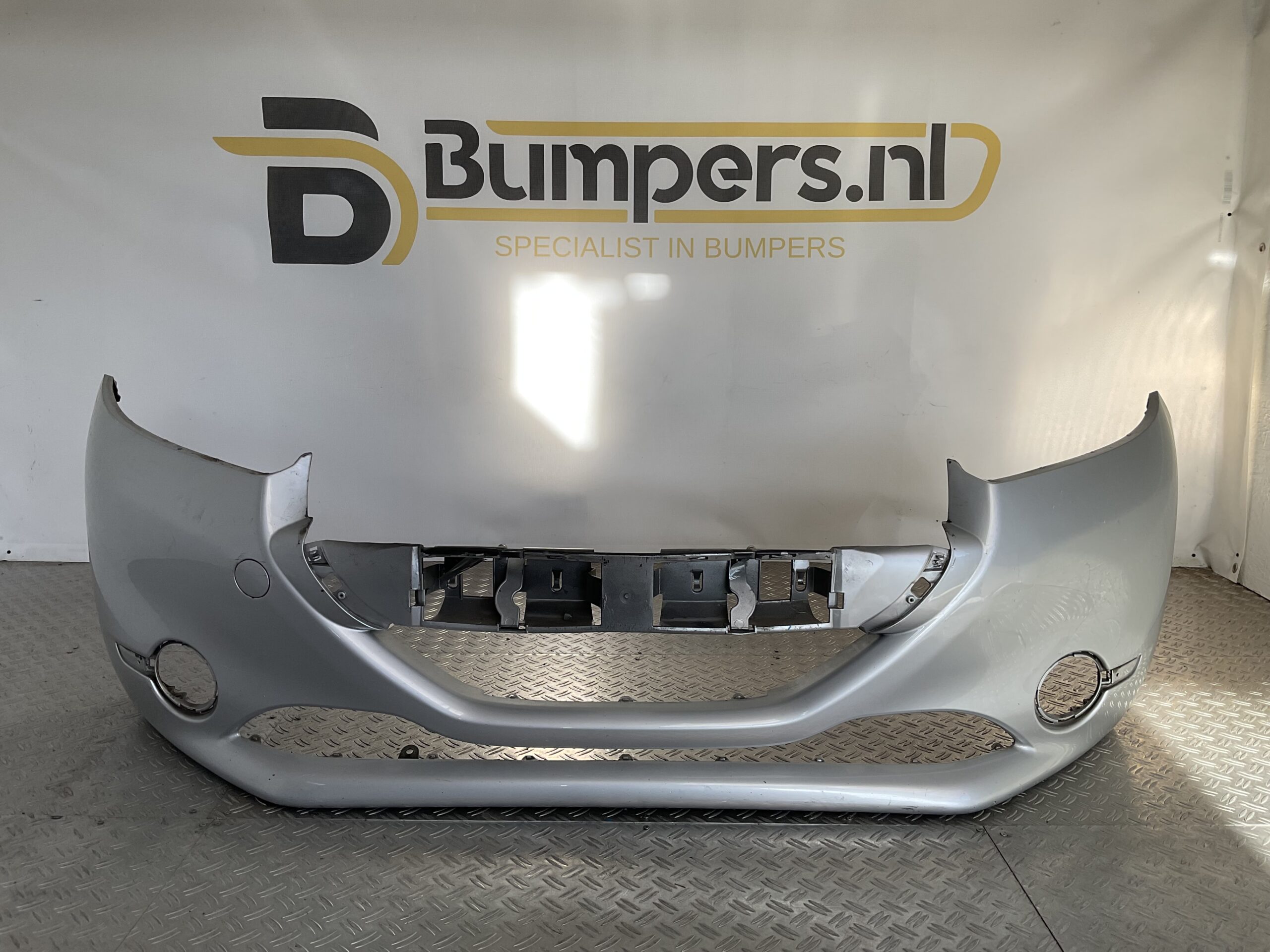 Bumper Peugeot 208 12-16 9672794477 Voorbumper J2-15982z