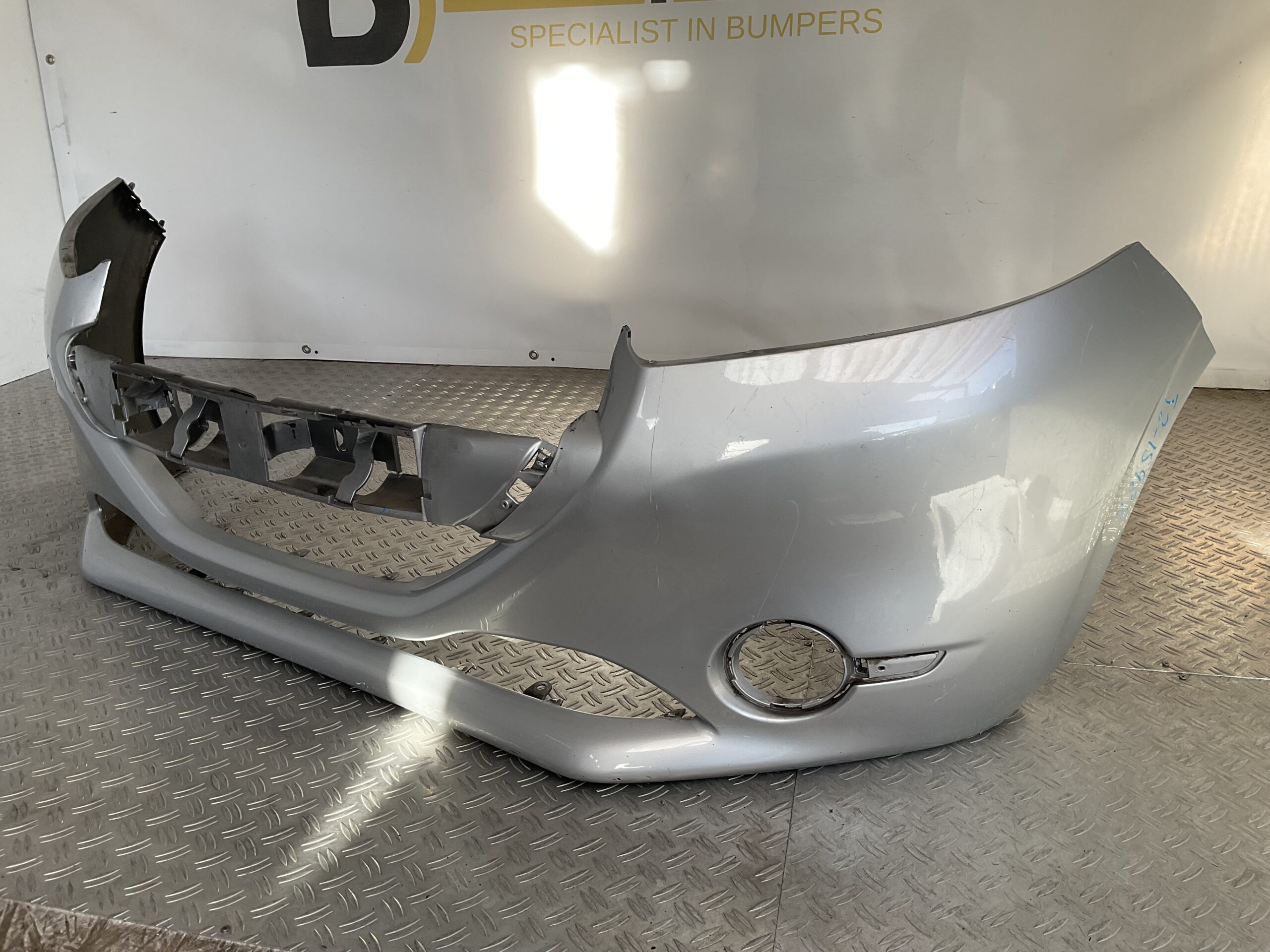 Bumper Peugeot 208 12-16 9672794477 Voorbumper J2-15982z