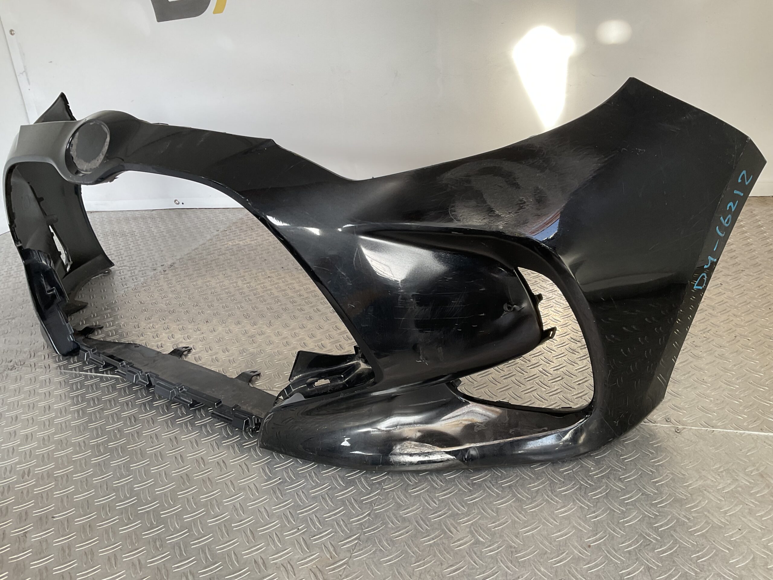 Bumper Toyota Yaris 19-23 52119-0DA00 Voorbumper D4-16212z