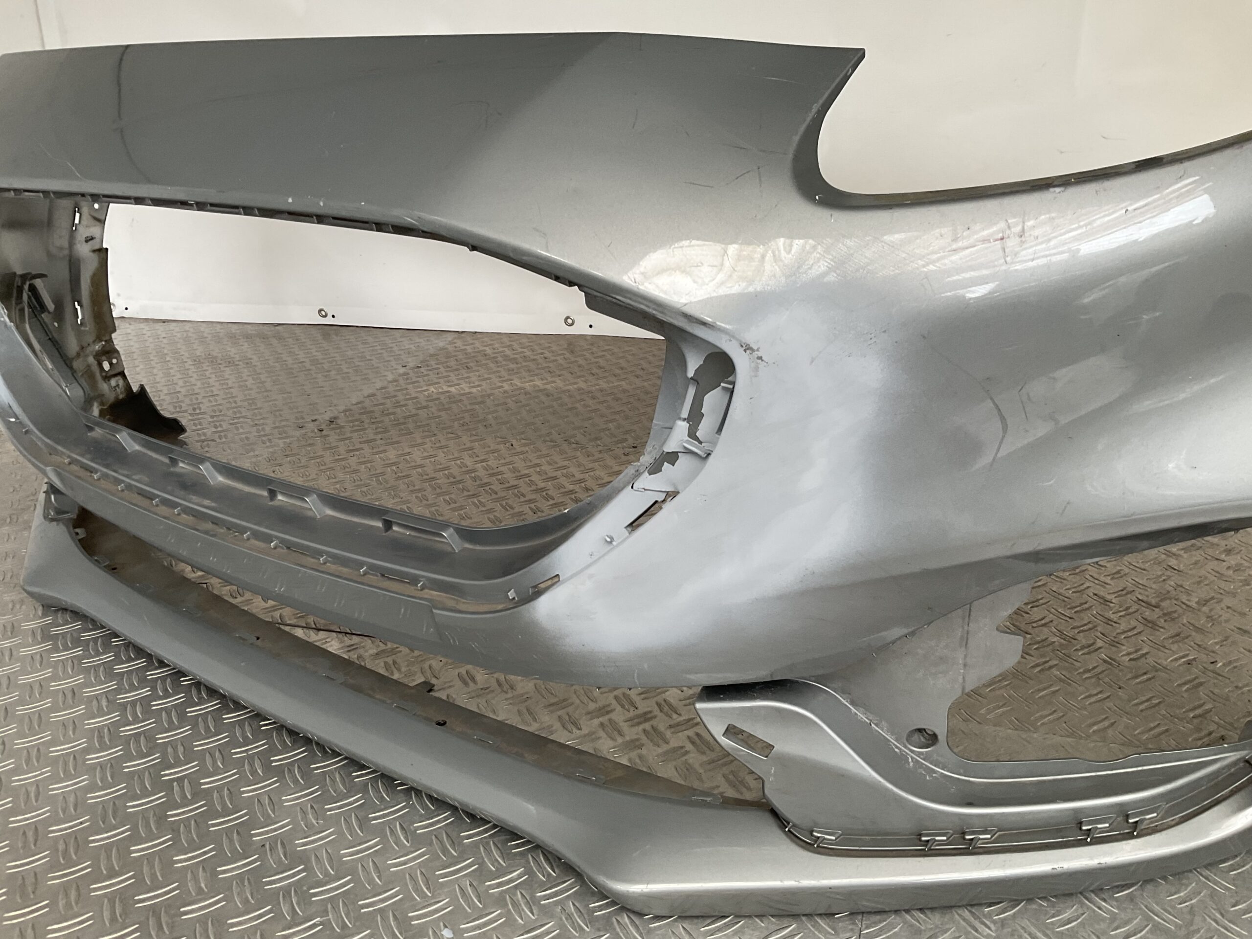 Bumper Ford Puma MK2 l1tb-17e88-b Voorbumper D9-16251z