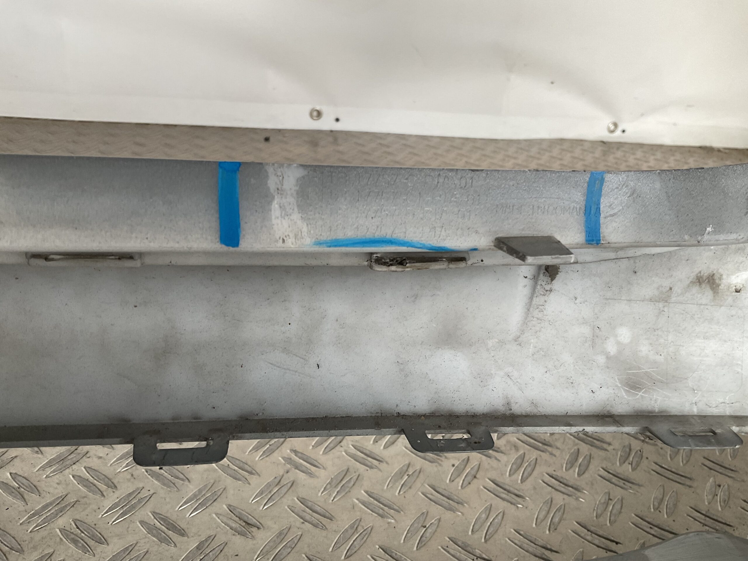 Bumper Ford Puma MK2 l1tb-17e88-b Voorbumper D9-16251z