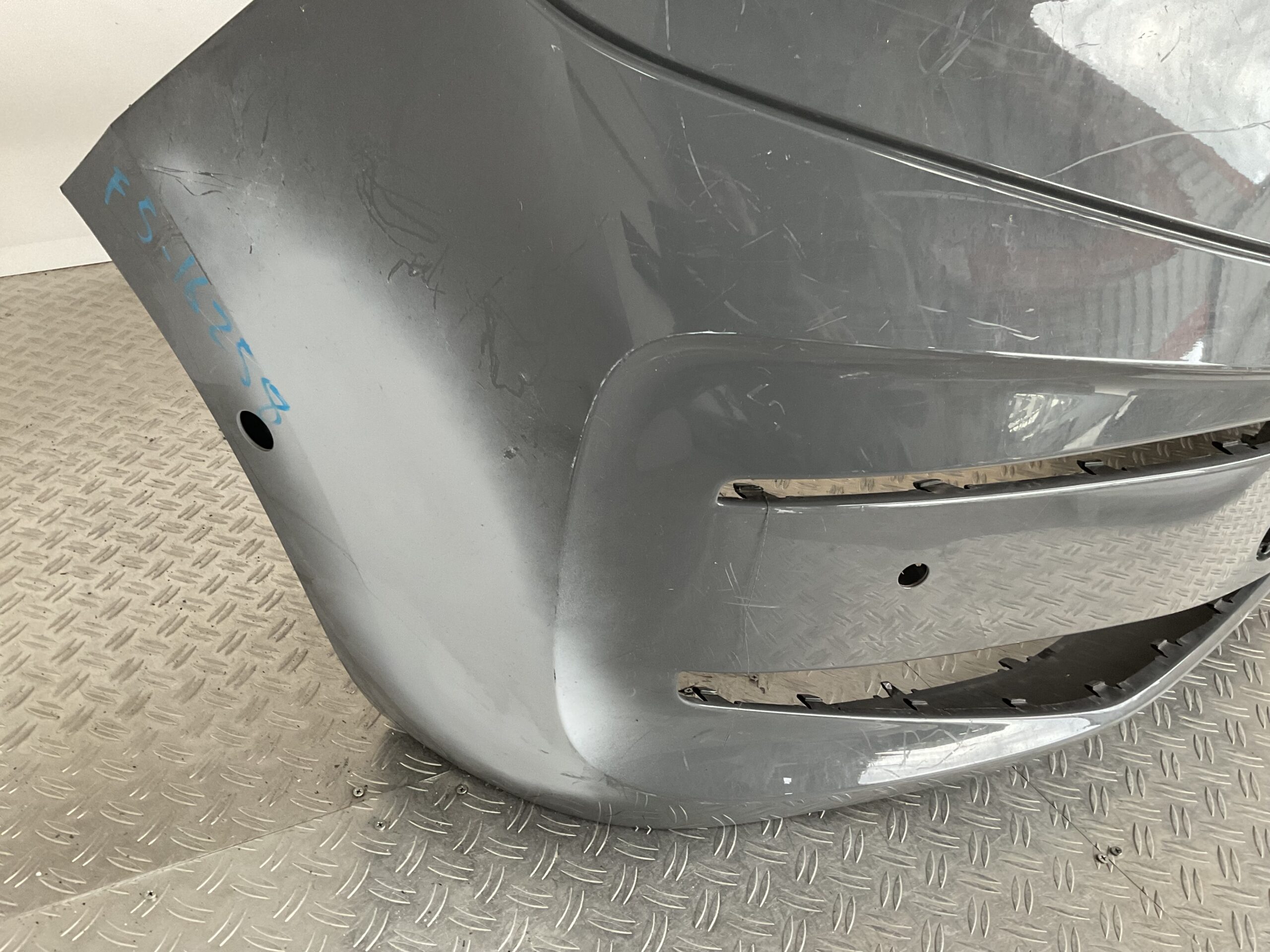 Bumper Volkswagen Multivan T7 T70 22-24 7T0807221c Voorbumper F5-16258z