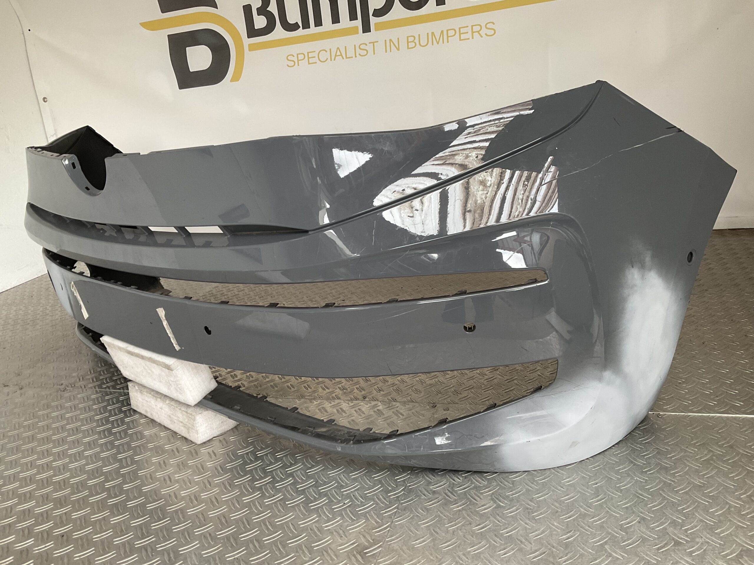 Bumper Volkswagen Multivan T7 T70 22-24 7T0807221c Voorbumper F5-16258z