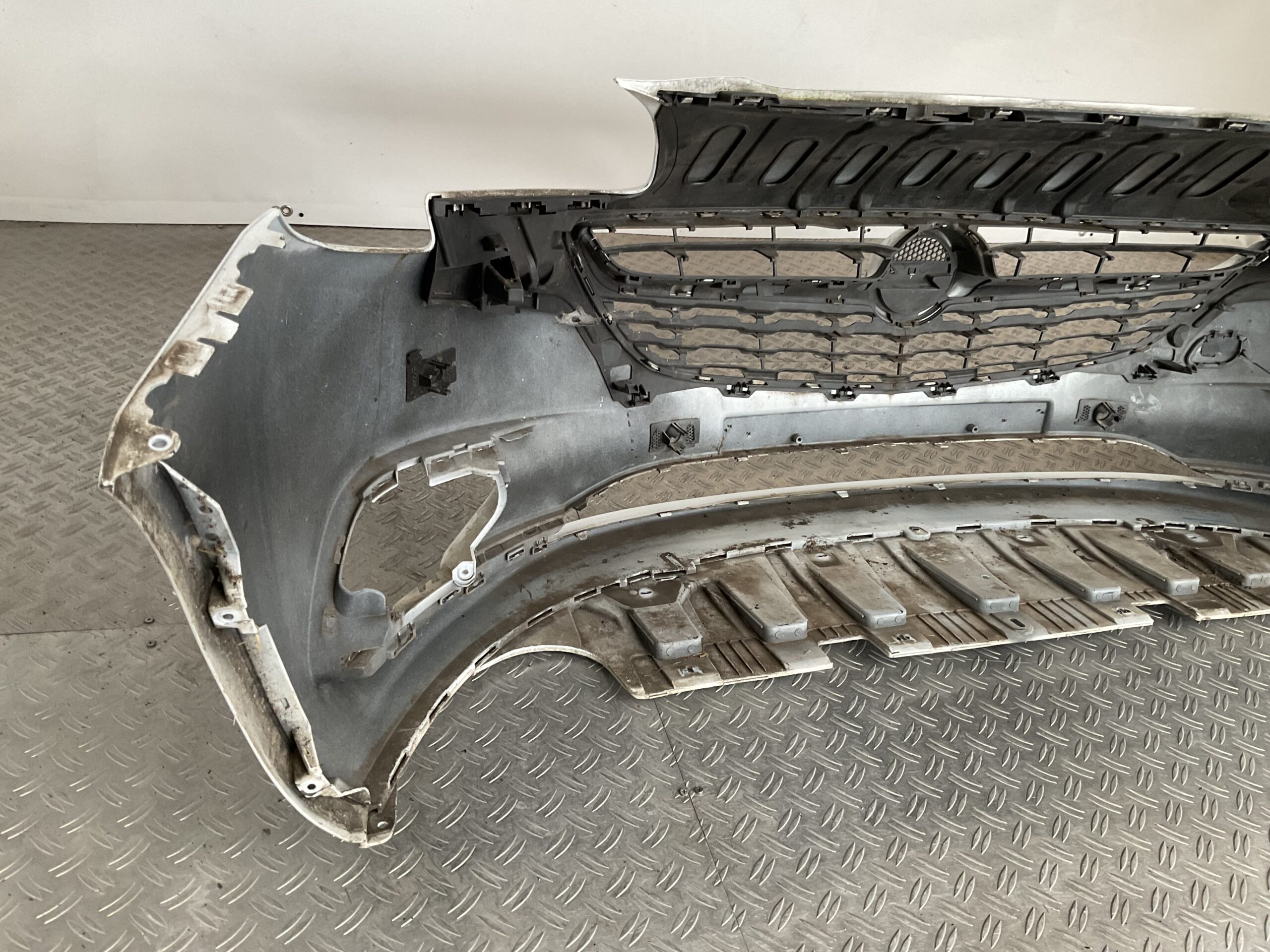 Bumper Opel Corsa E 14-19 pdc 39003567 Voorbumper i9-16299z