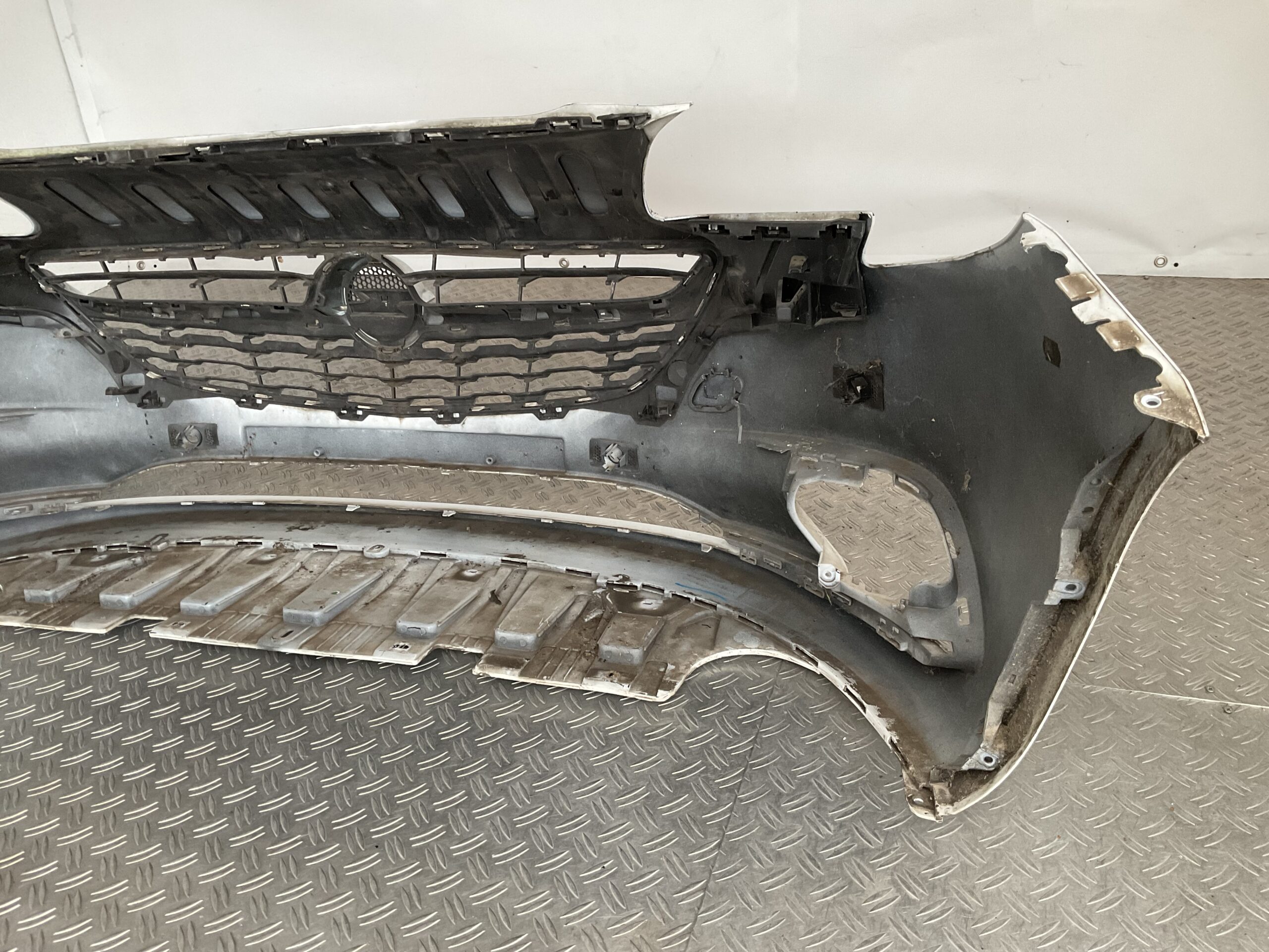 Bumper Opel Corsa E 14-19 pdc 39003567 Voorbumper i9-16299z