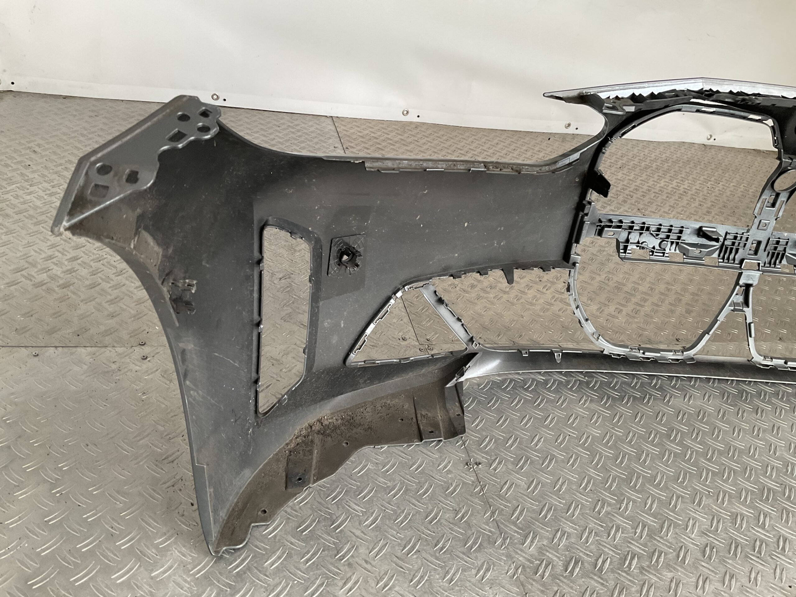 Bumper BMW i4 G26 Grand Coupe 21-24 51118738585 Voorbumper K5-16302z